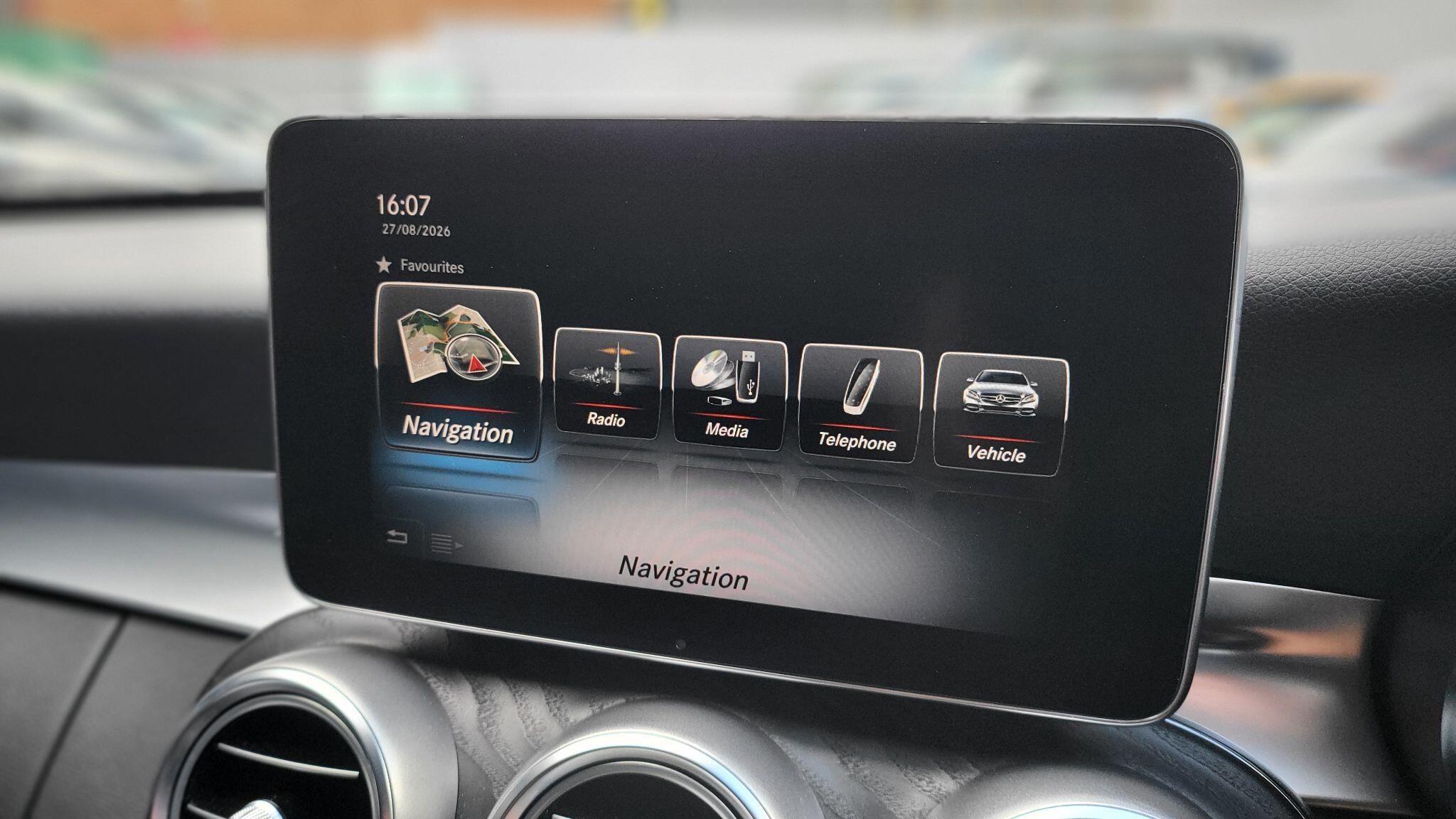 Mercedes-Benz C-Class view 23