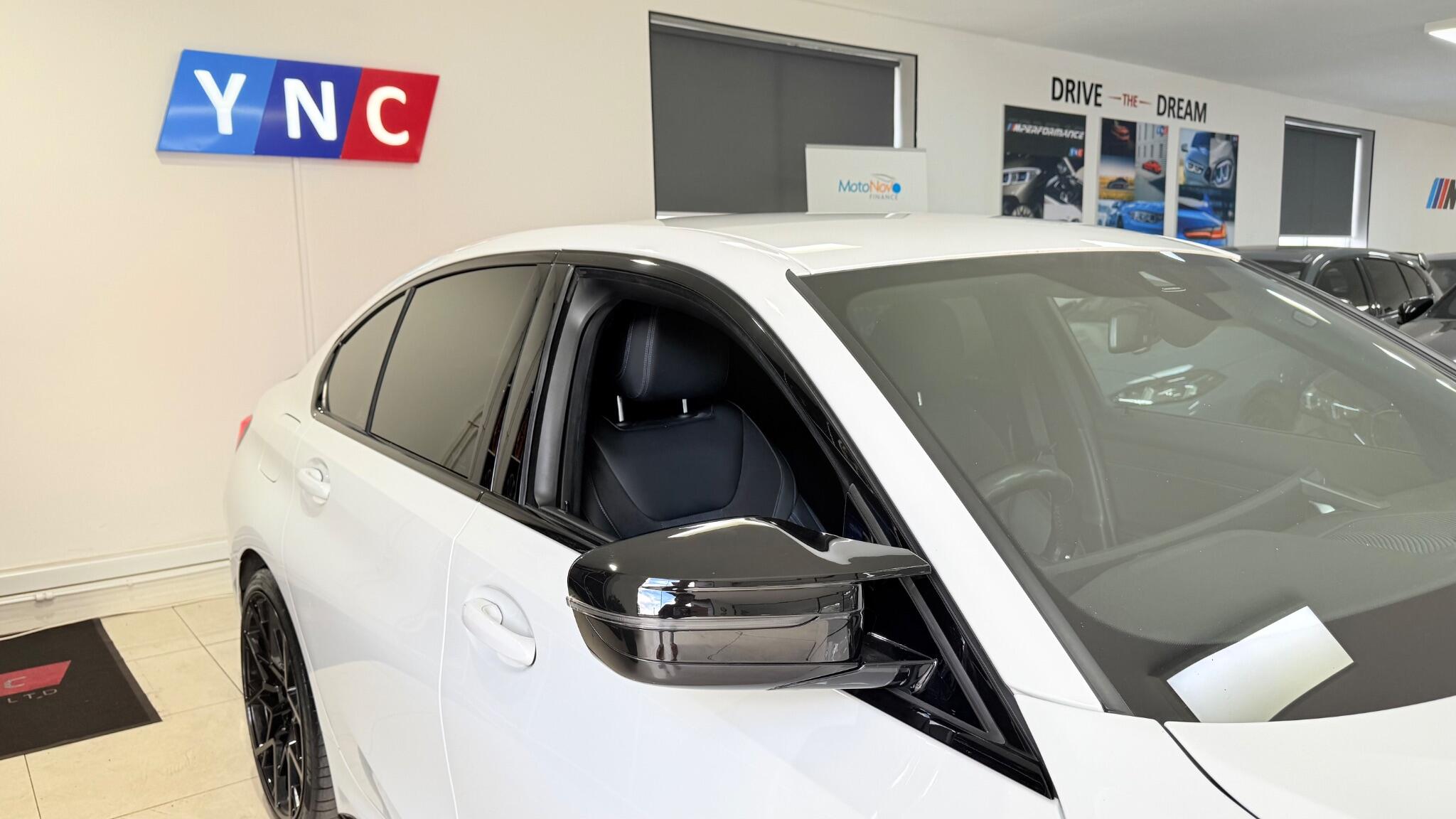 BMW 3 Series view 44