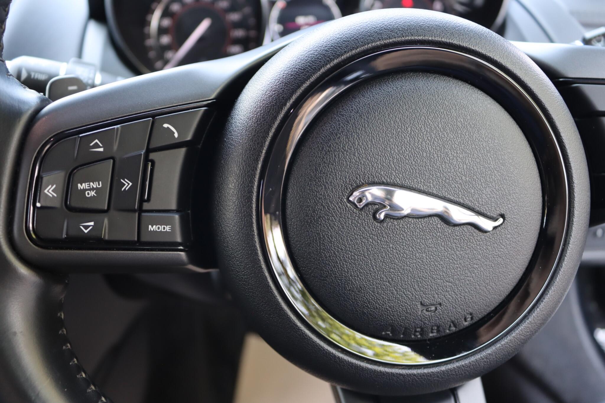 Jaguar F-Type view 34