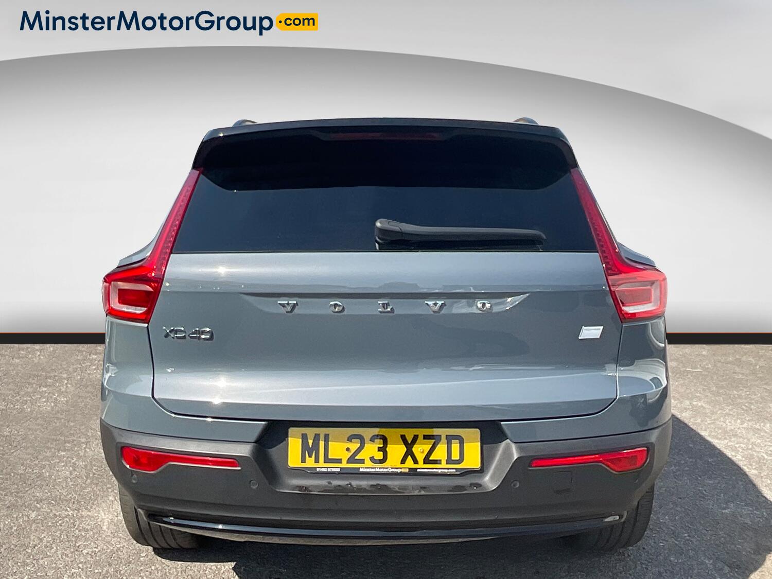 Volvo XC40 view 3