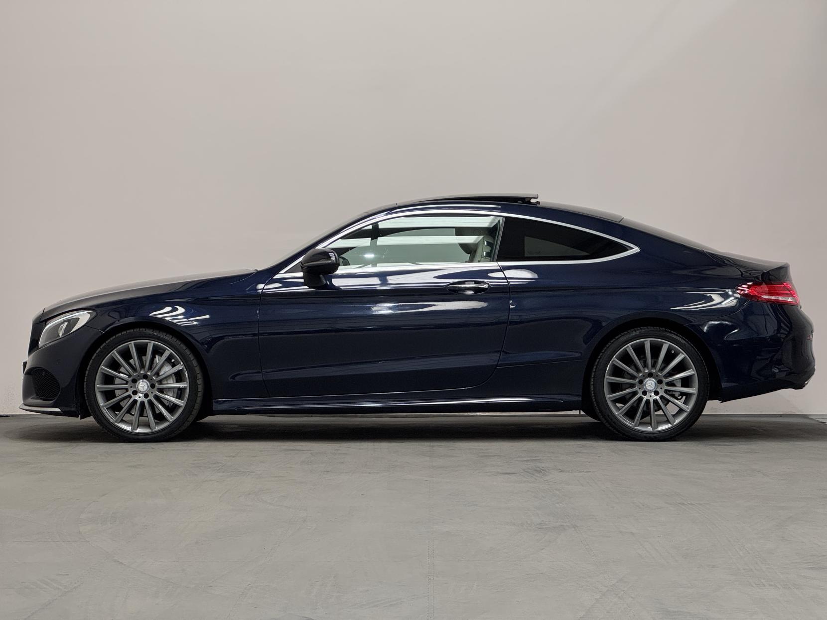 Mercedes-Benz C Class view 8