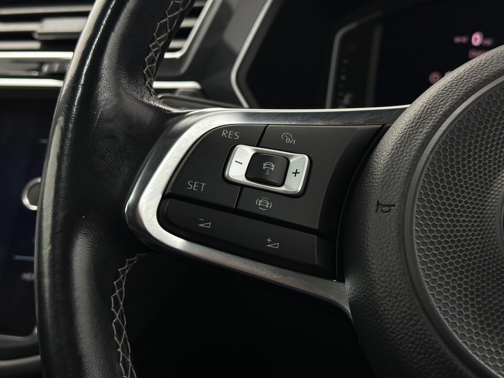Volkswagen Tiguan view 14