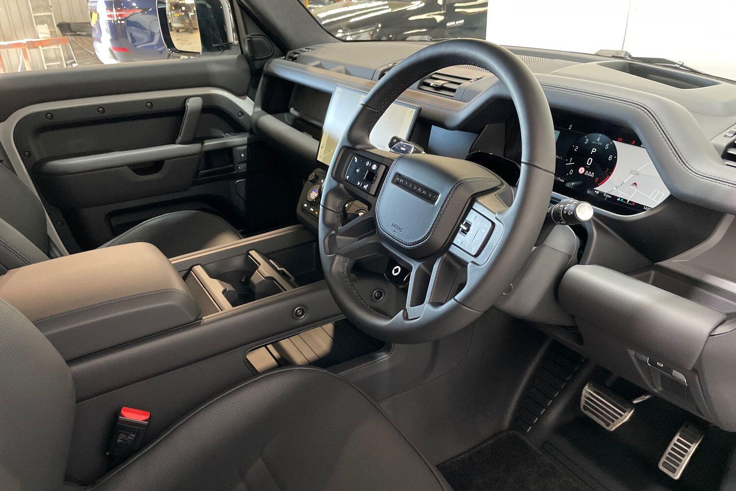 Land Rover Defender view 28