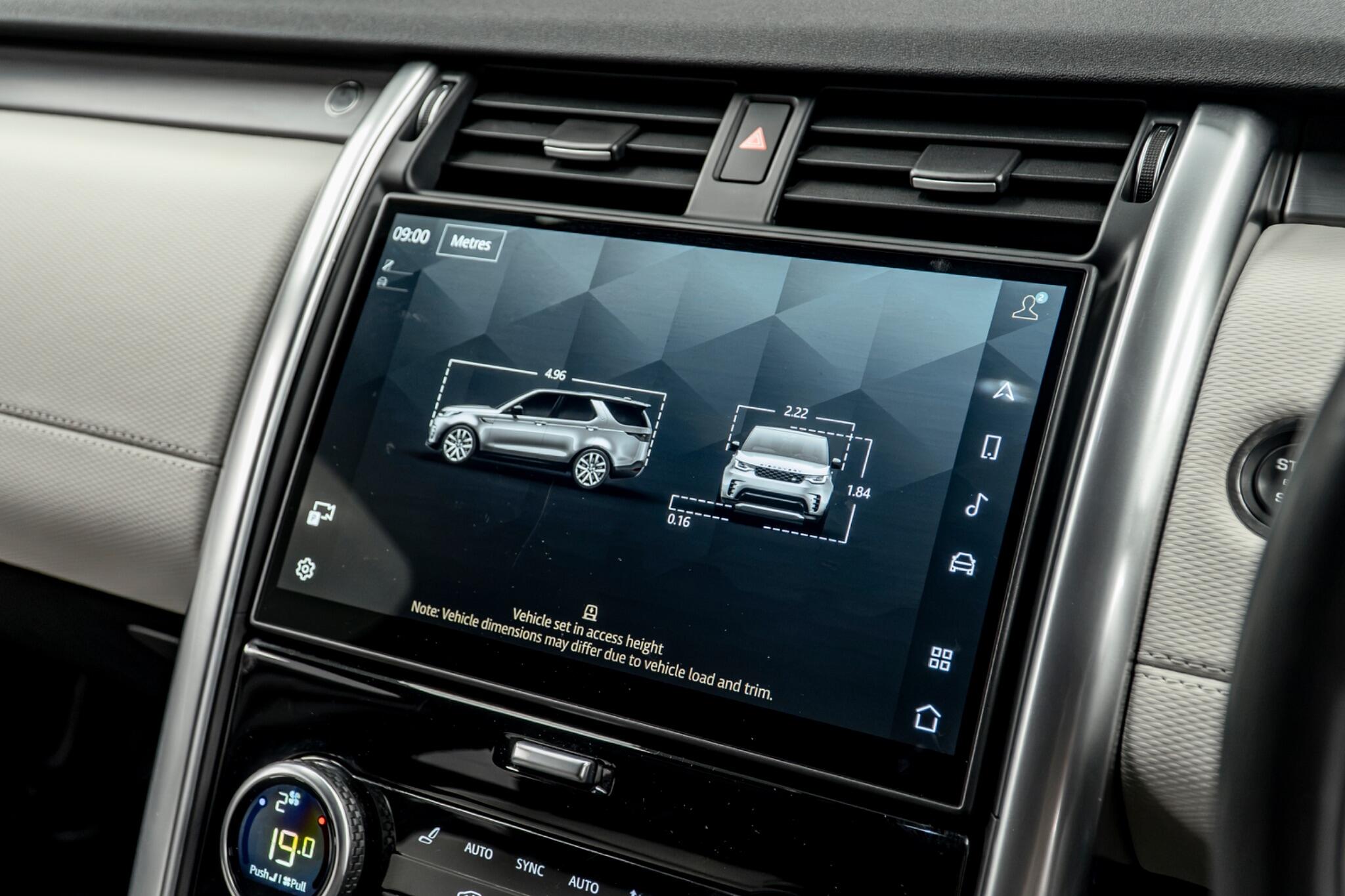 Land Rover Discovery view 39