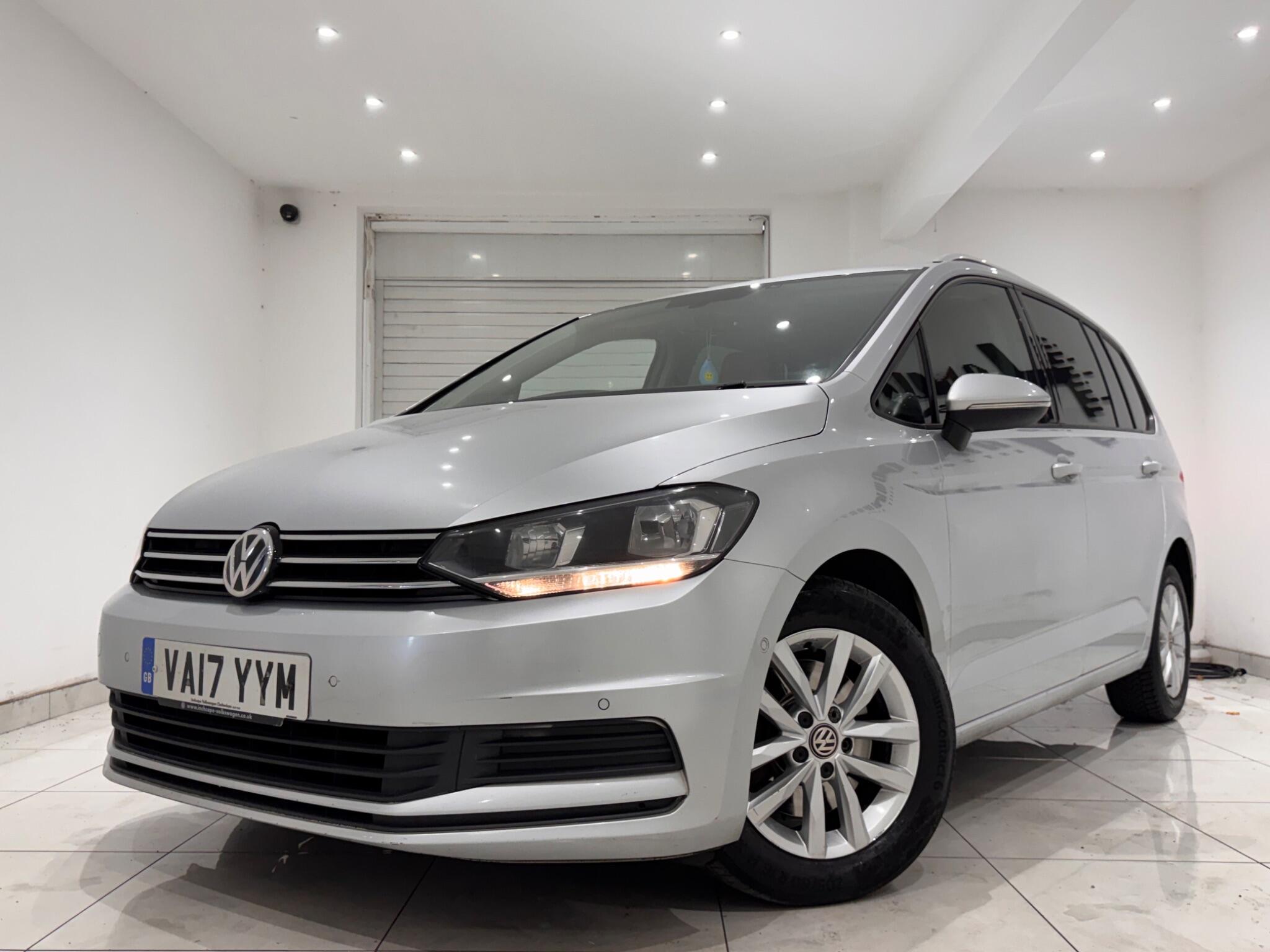 Volkswagen Touran view 4