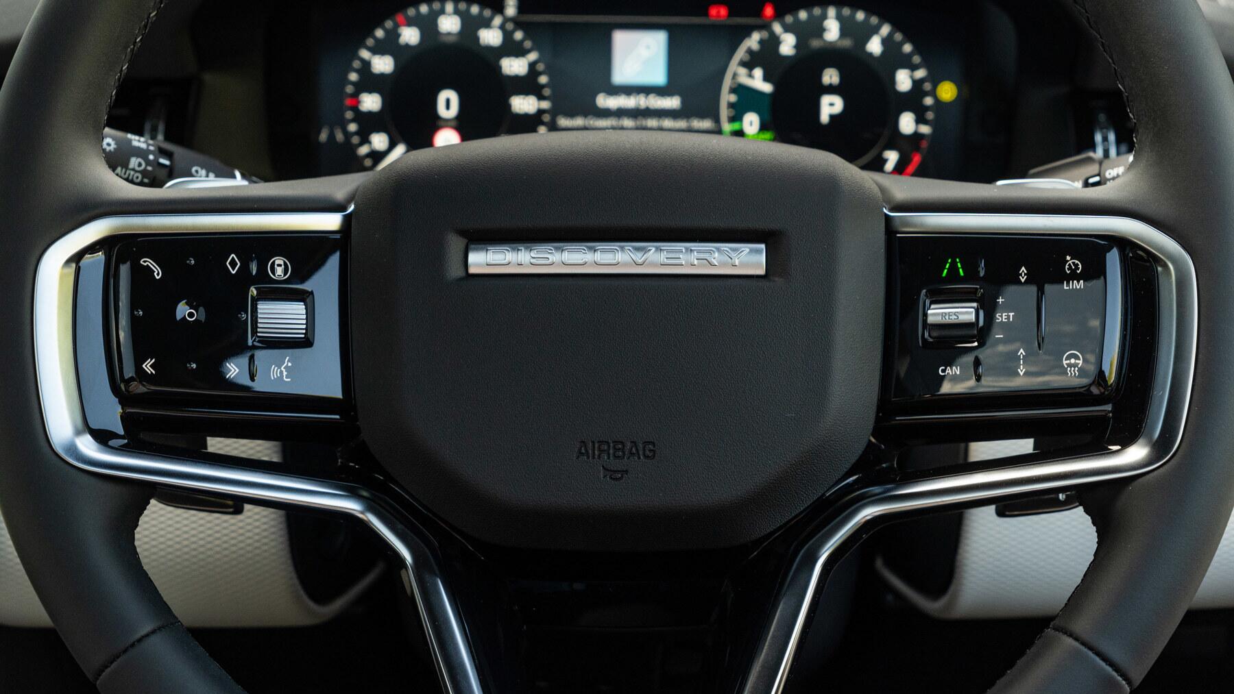 Land Rover Discovery Sport view 21