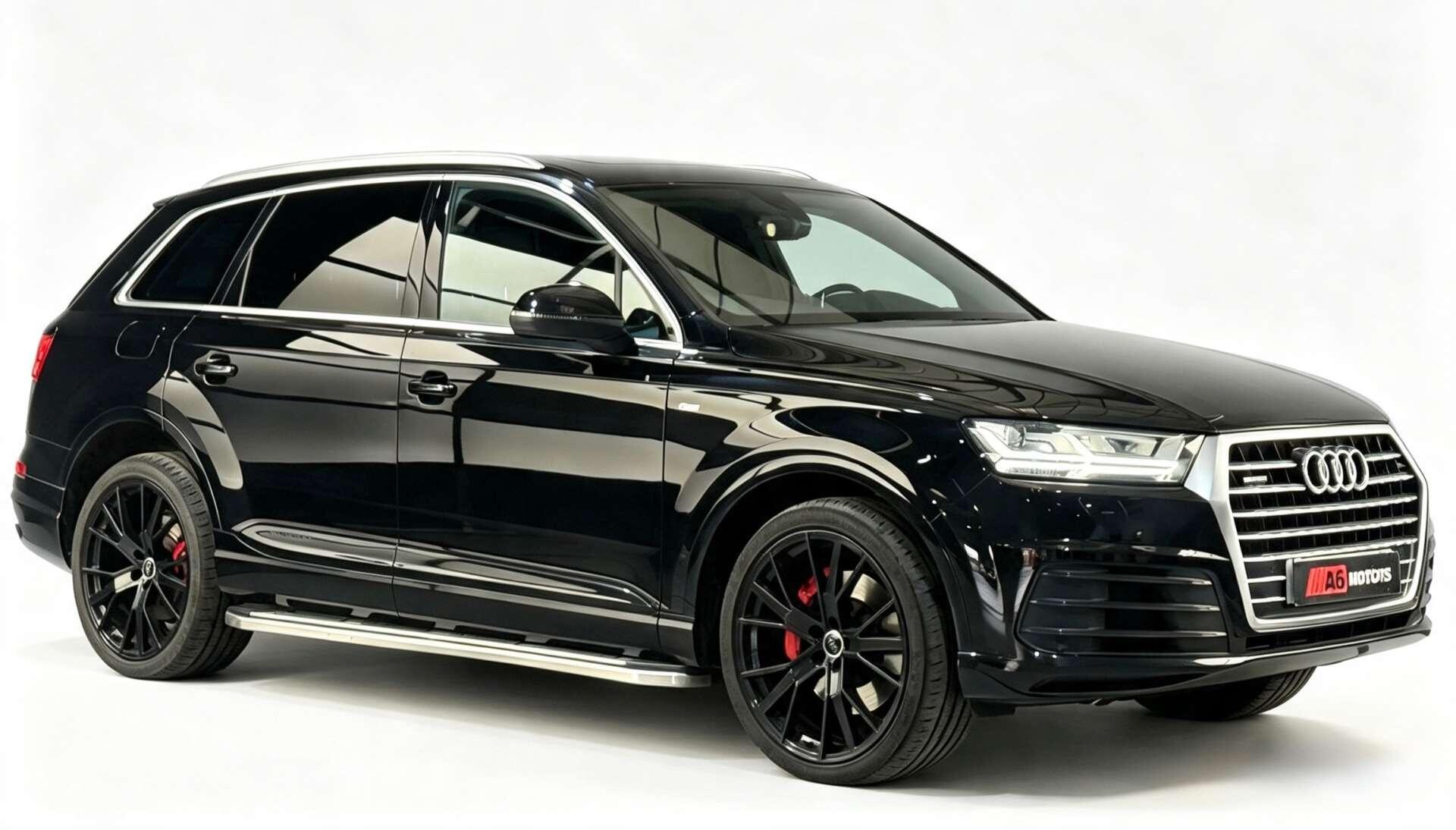 Audi Q7 view 4