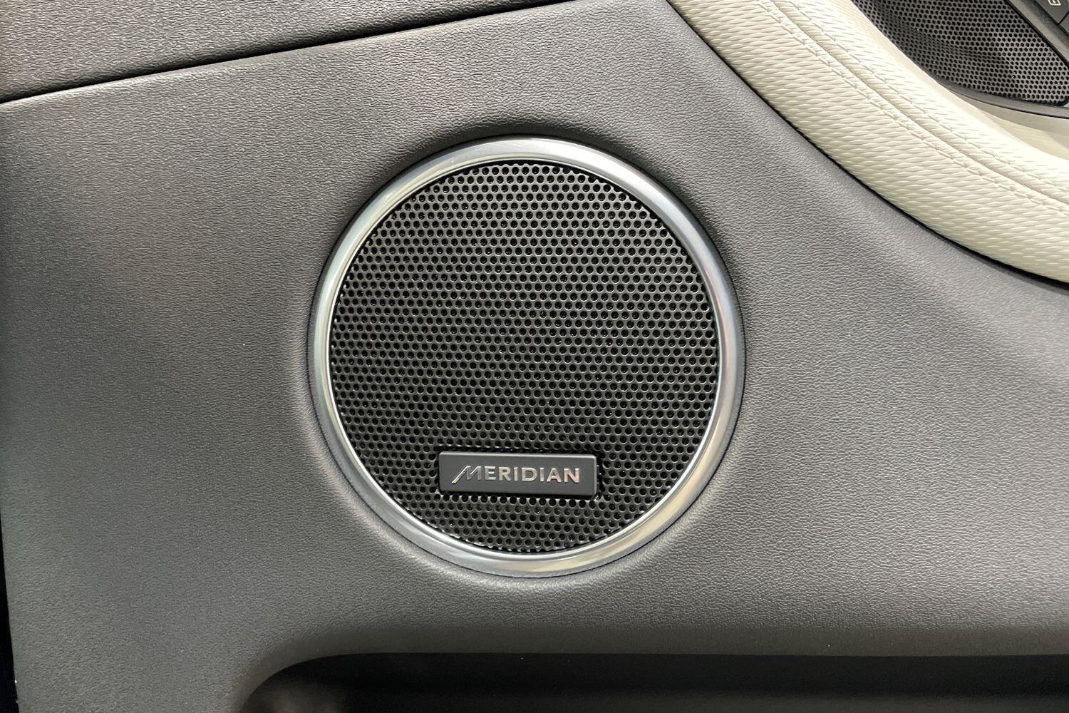 Land Rover Discovery Sport view 29
