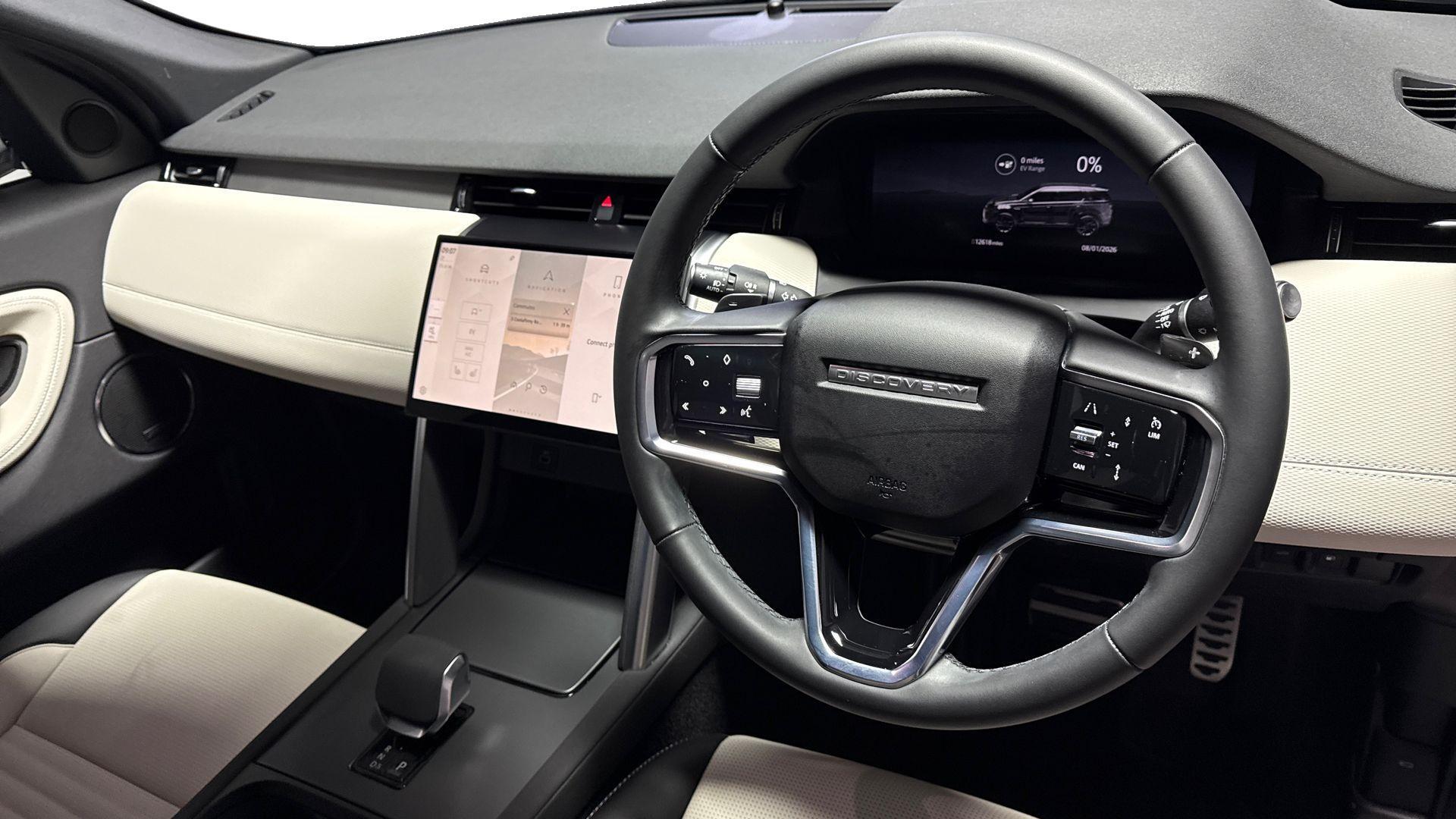 Land Rover Discovery Sport view 9