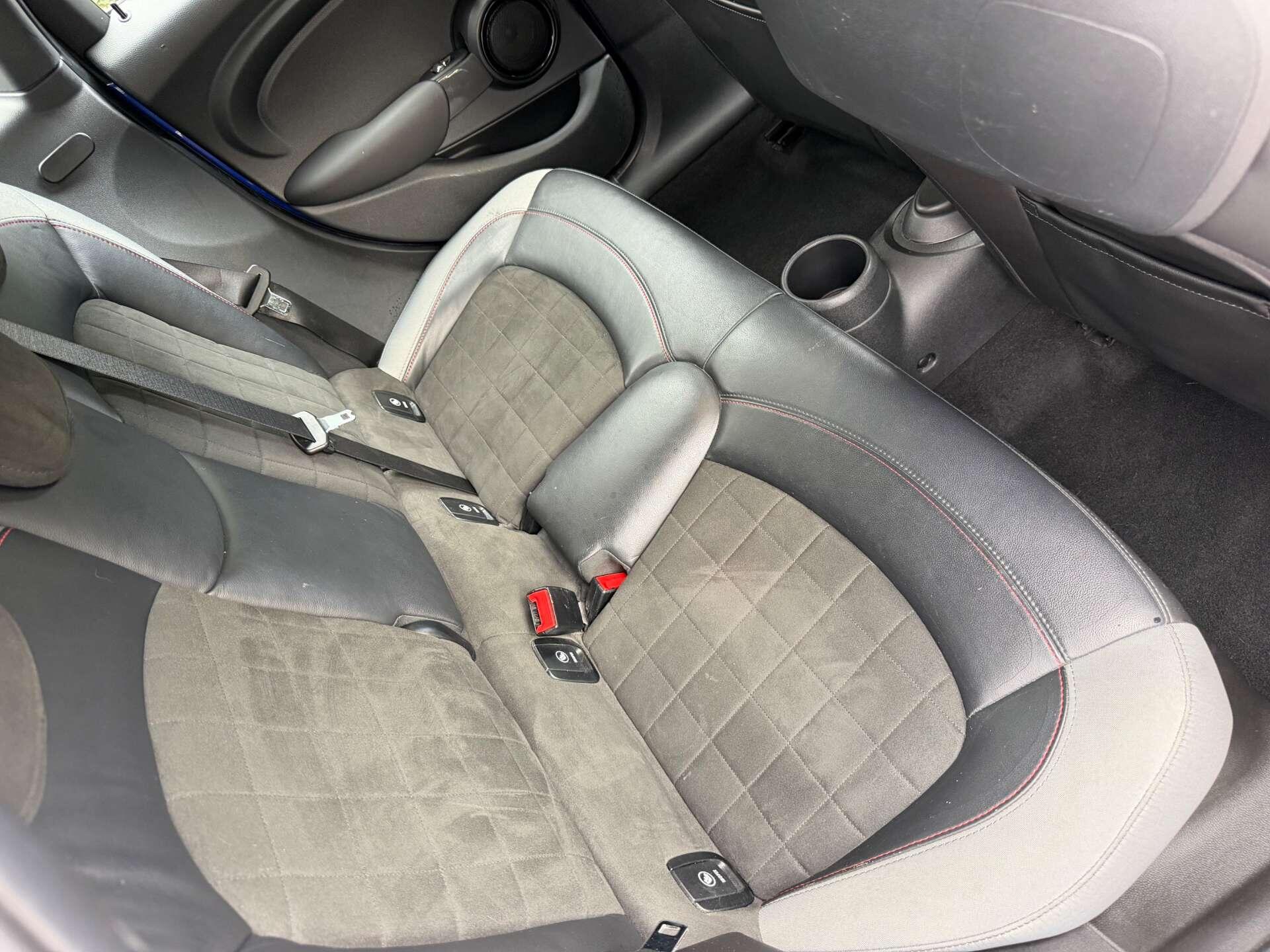 Mini Hatch view 24
