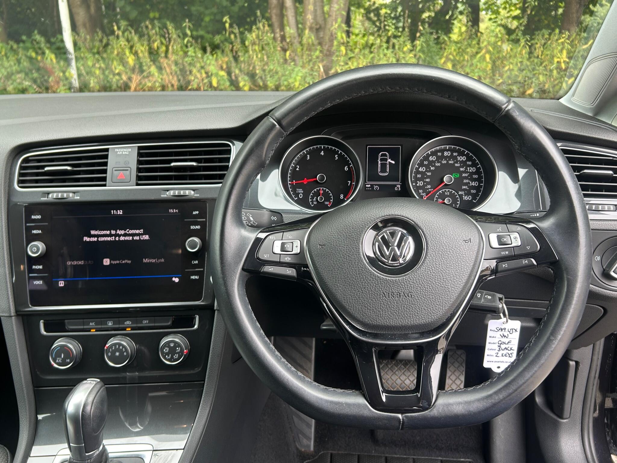 Volkswagen Golf view 48
