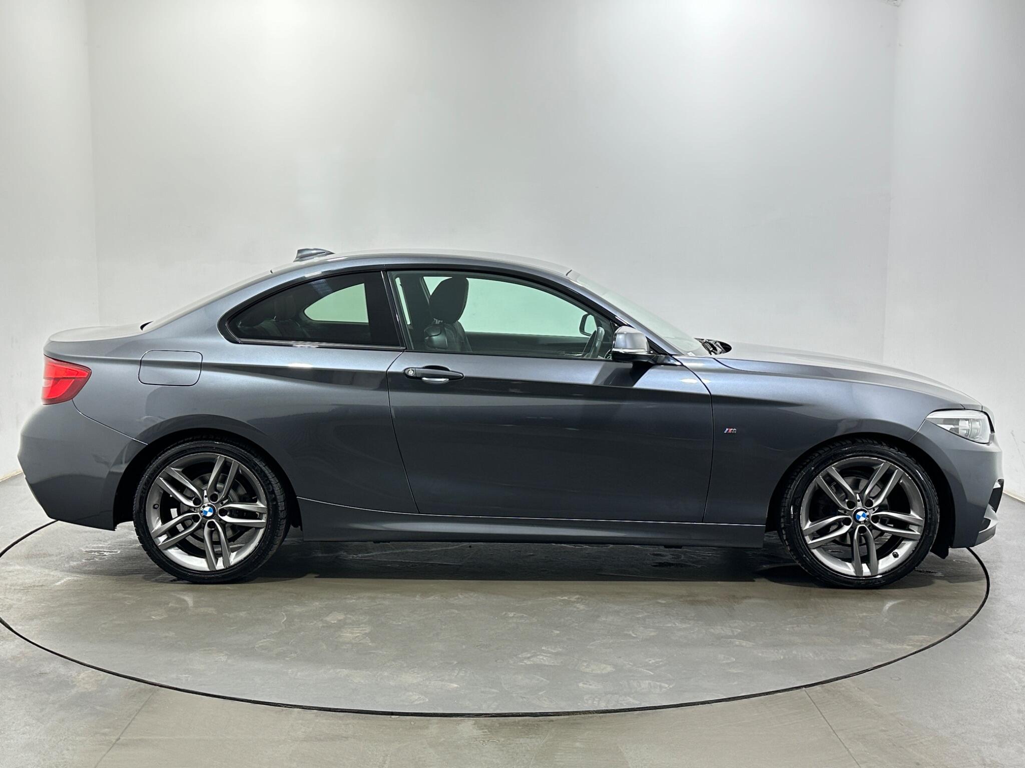 BMW 2 Series view 9