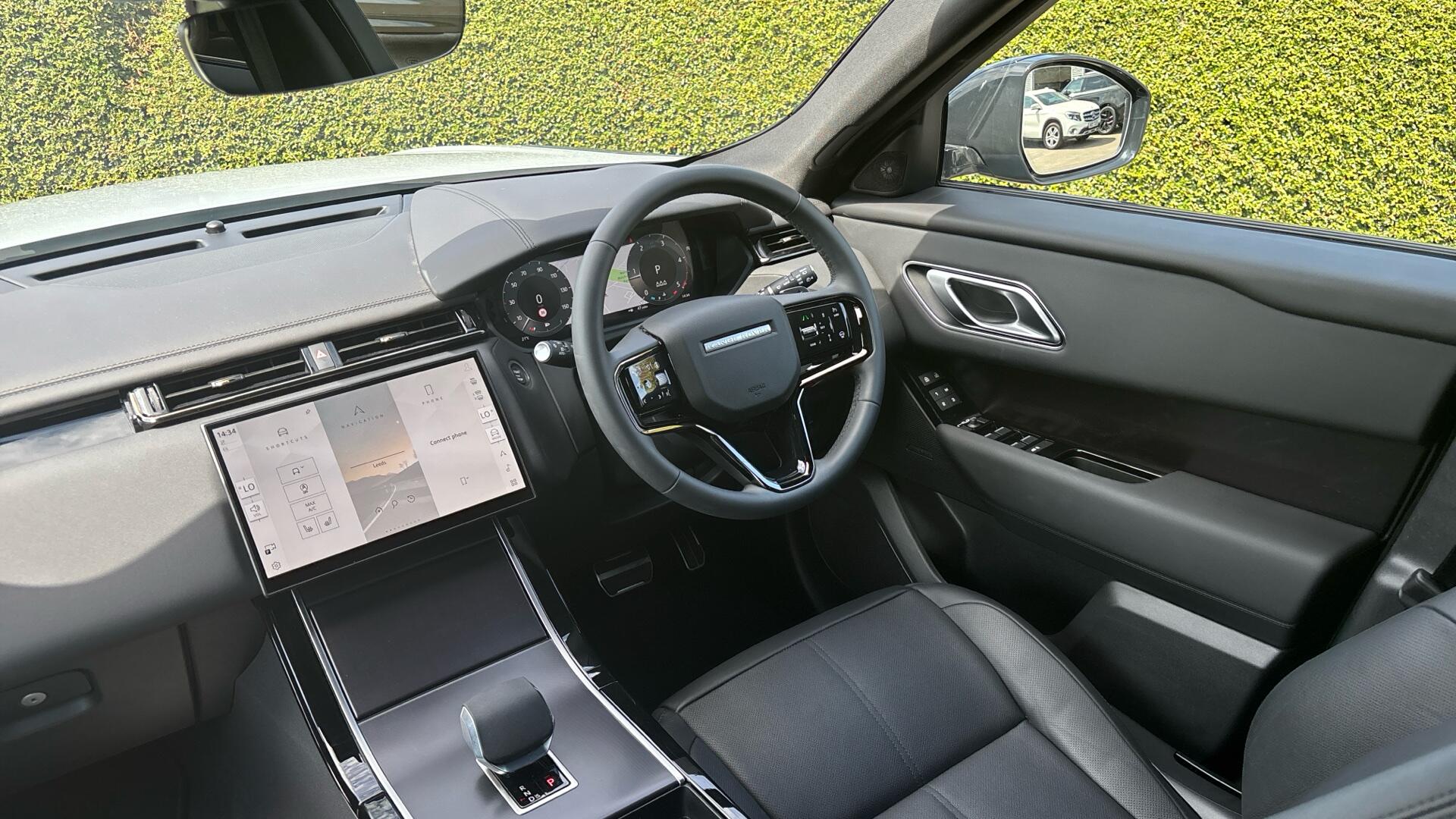 Land Rover Range Rover Velar view 28