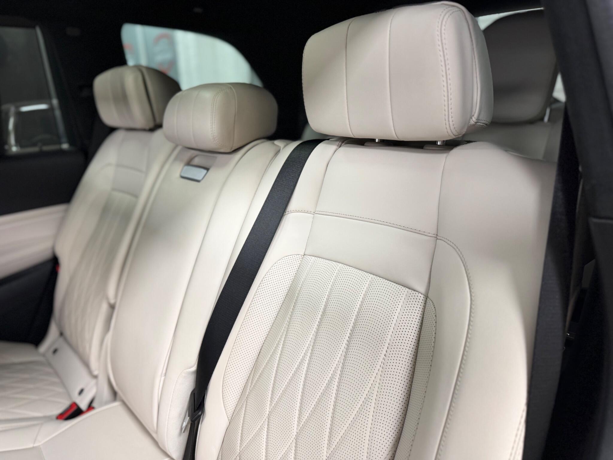 Mercedes-Benz GLS view 49
