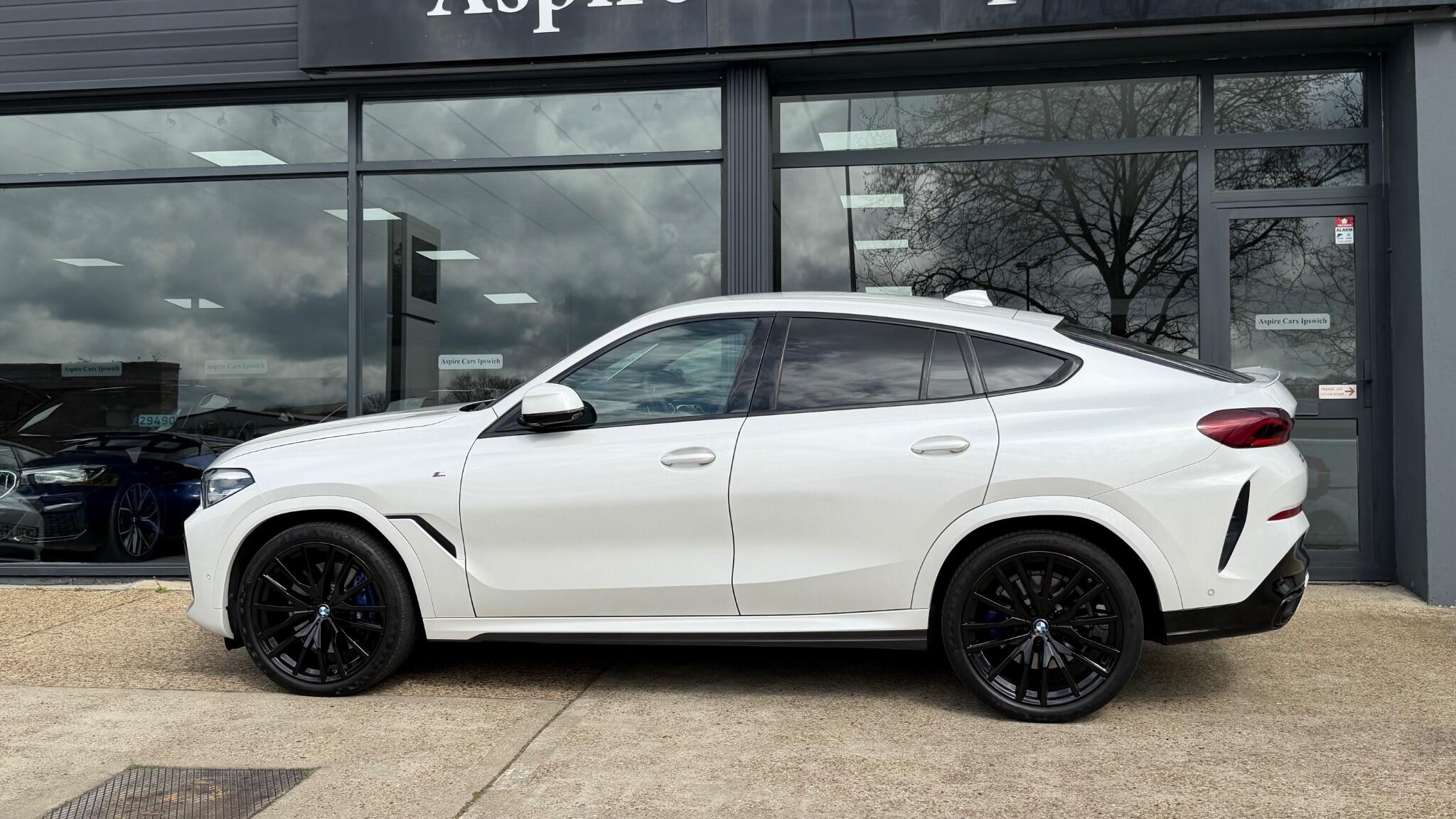 BMW X6 view 4