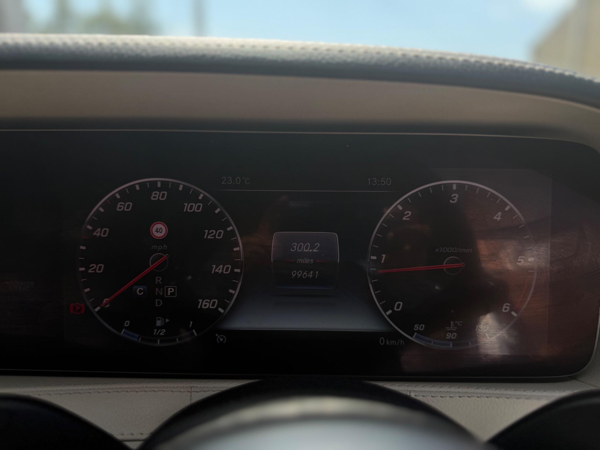Mercedes-Benz S Class view 23