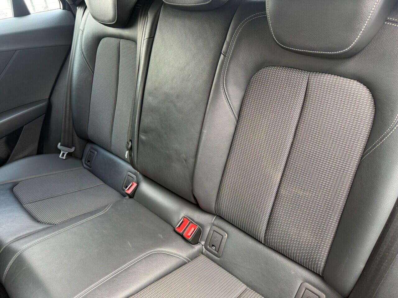 Audi Q2 view 24