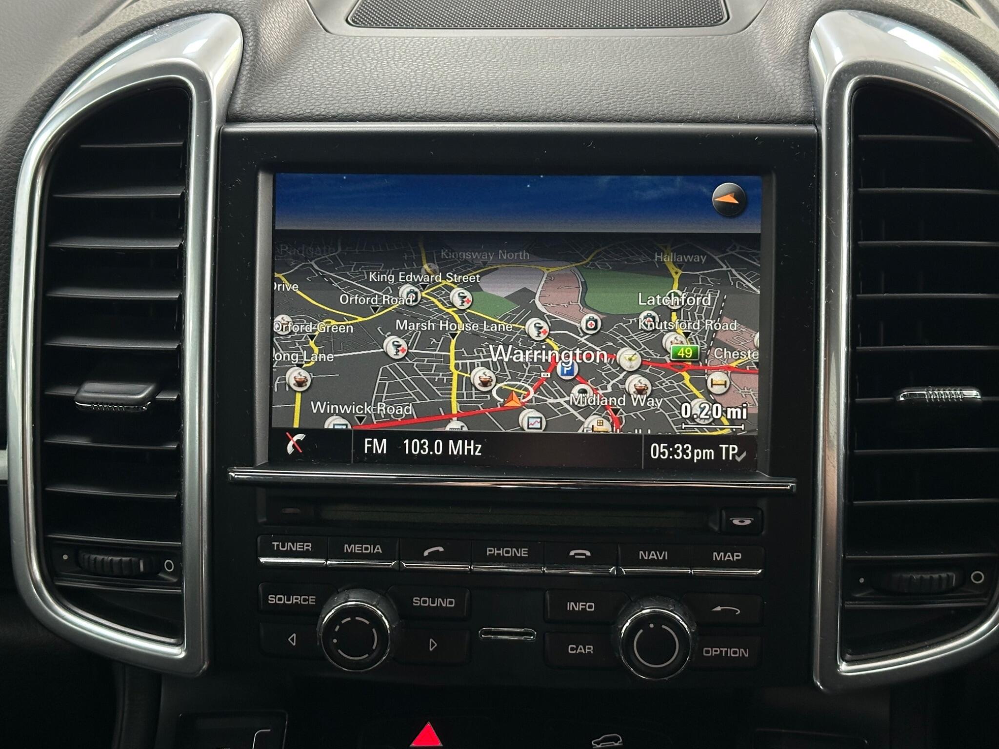 Porsche Cayenne view 26