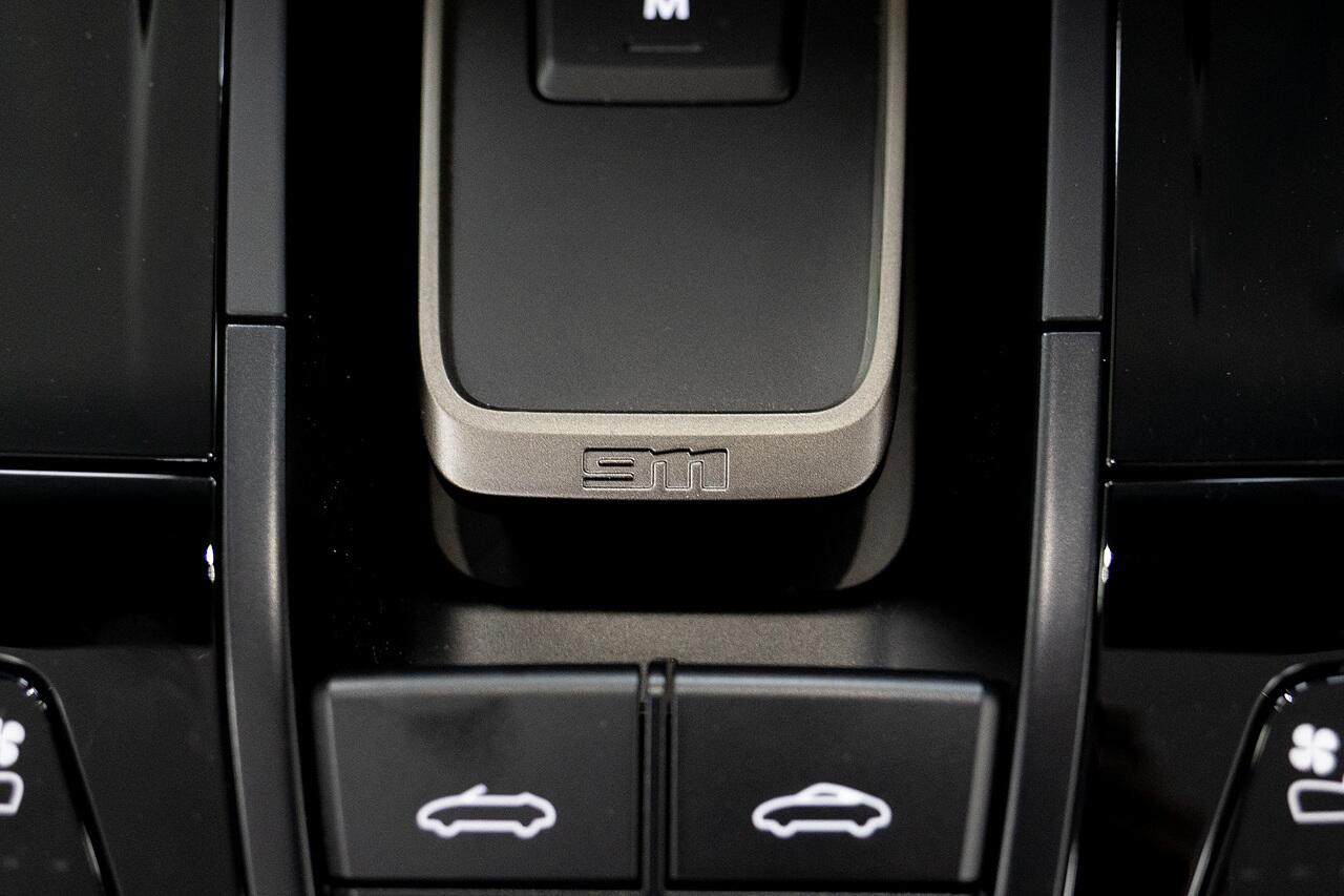 Porsche 911 view 21