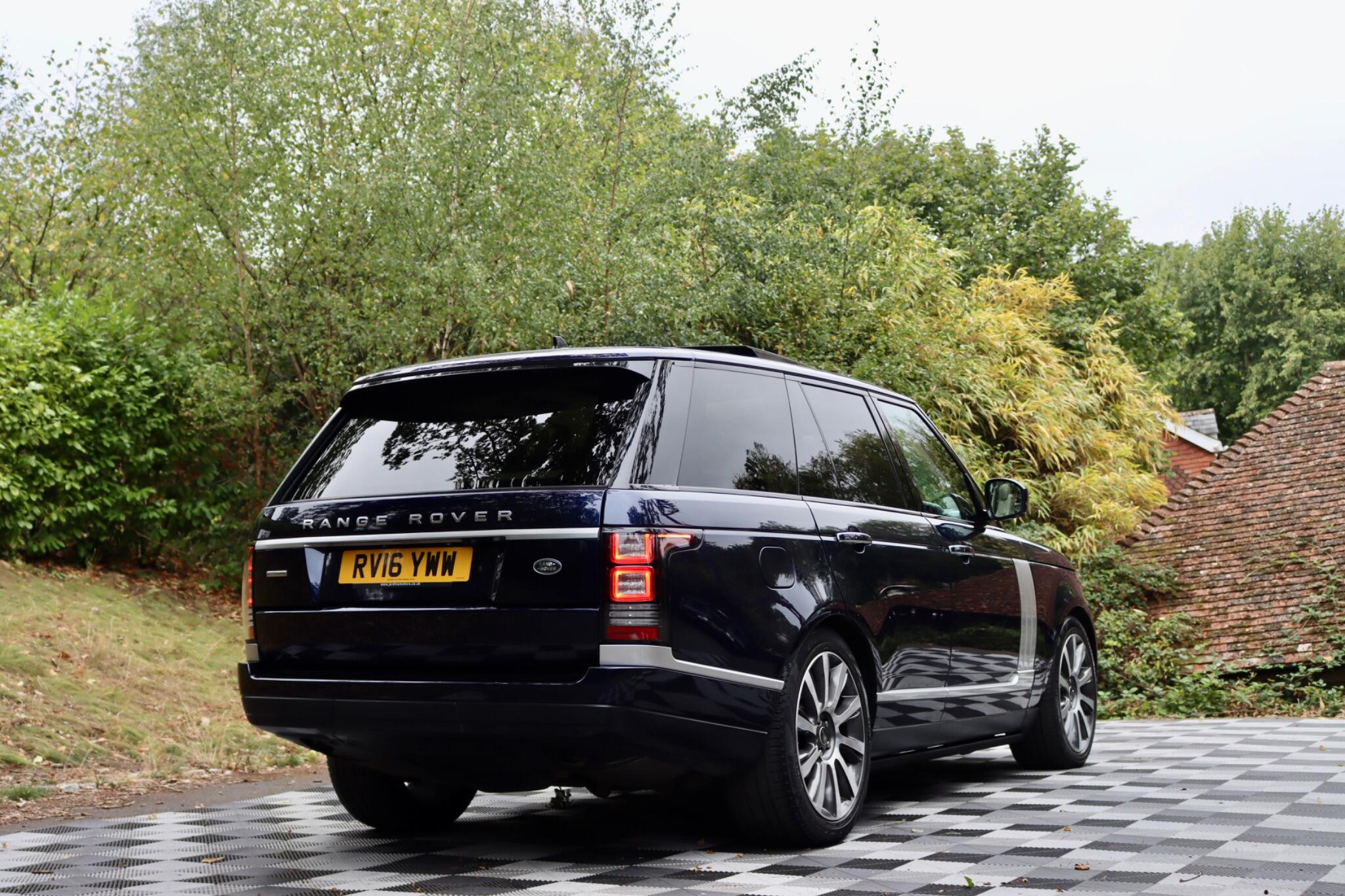 Land Rover Range Rover view 34