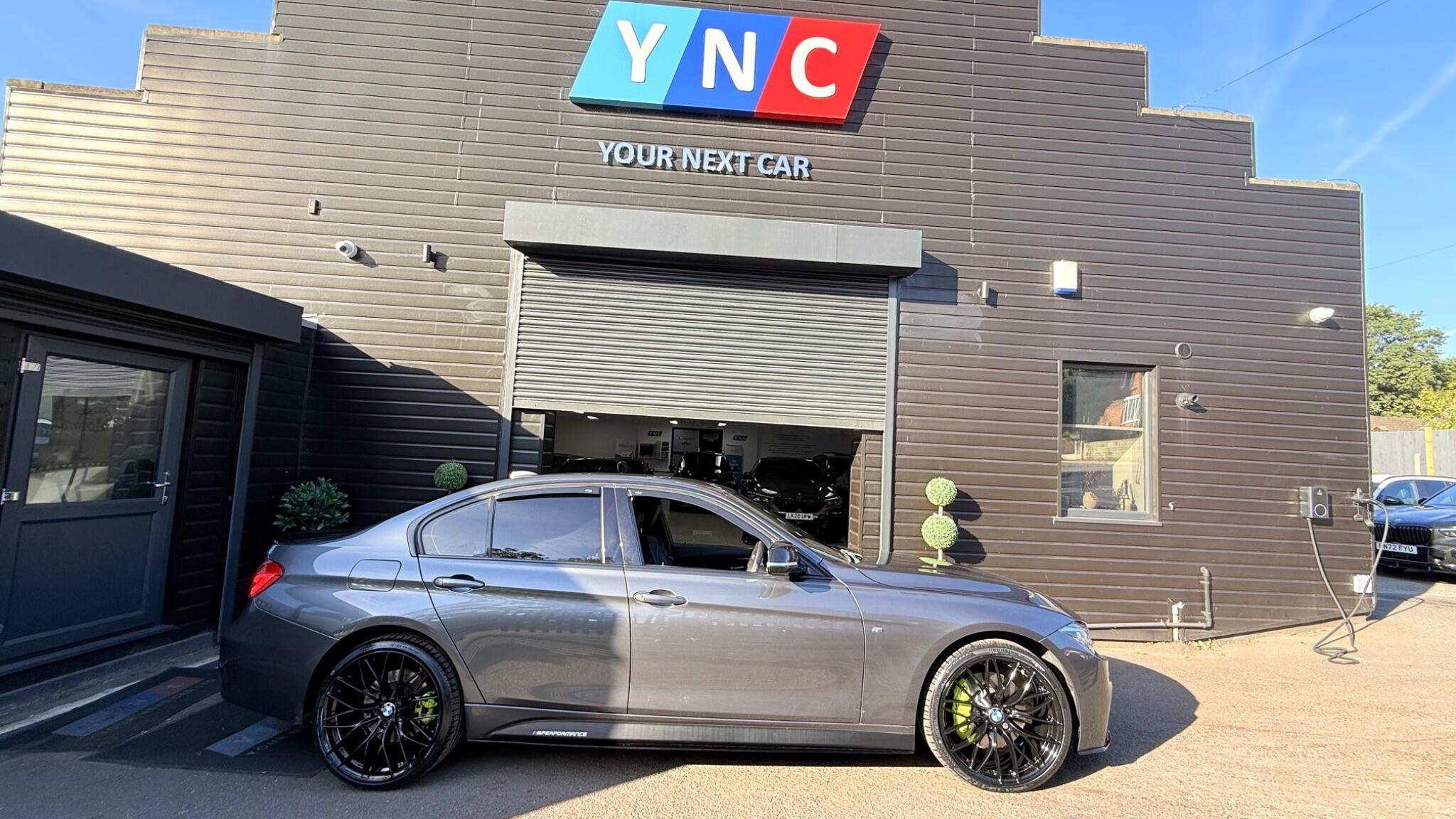 BMW 3 Series view 3