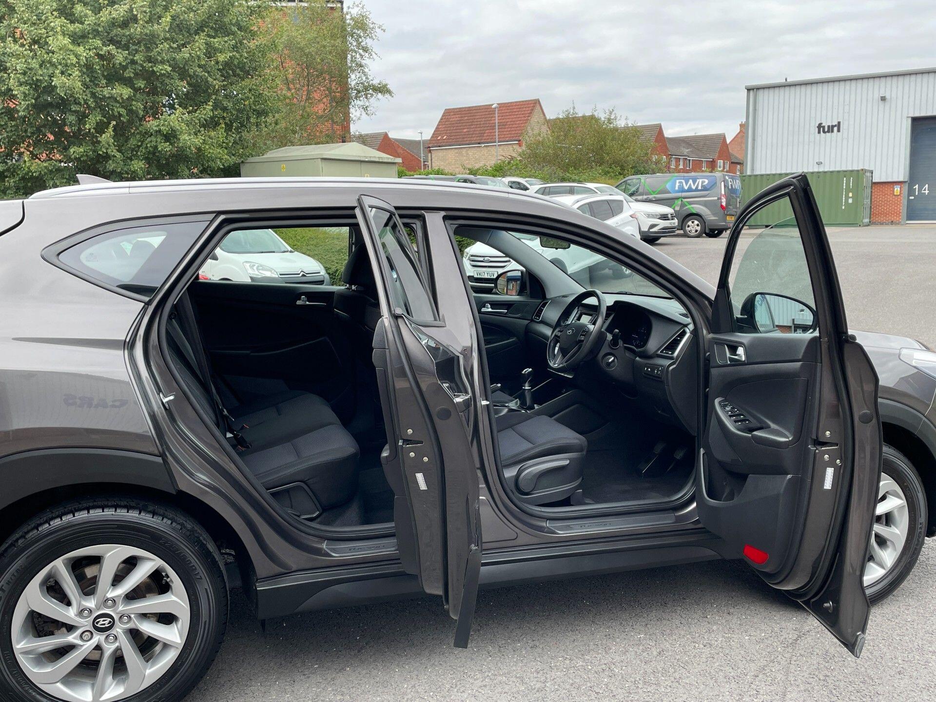 Hyundai Tucson view 18