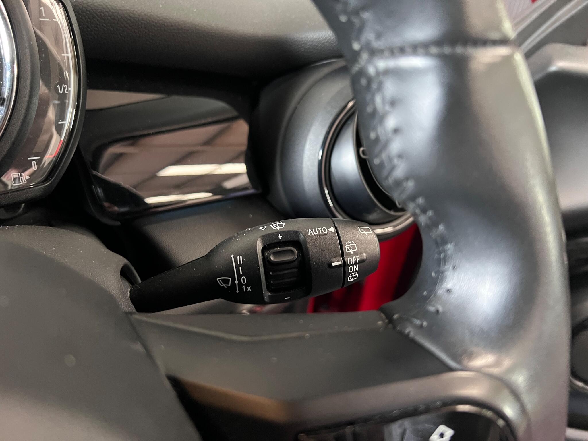 Mini Hatch view 24