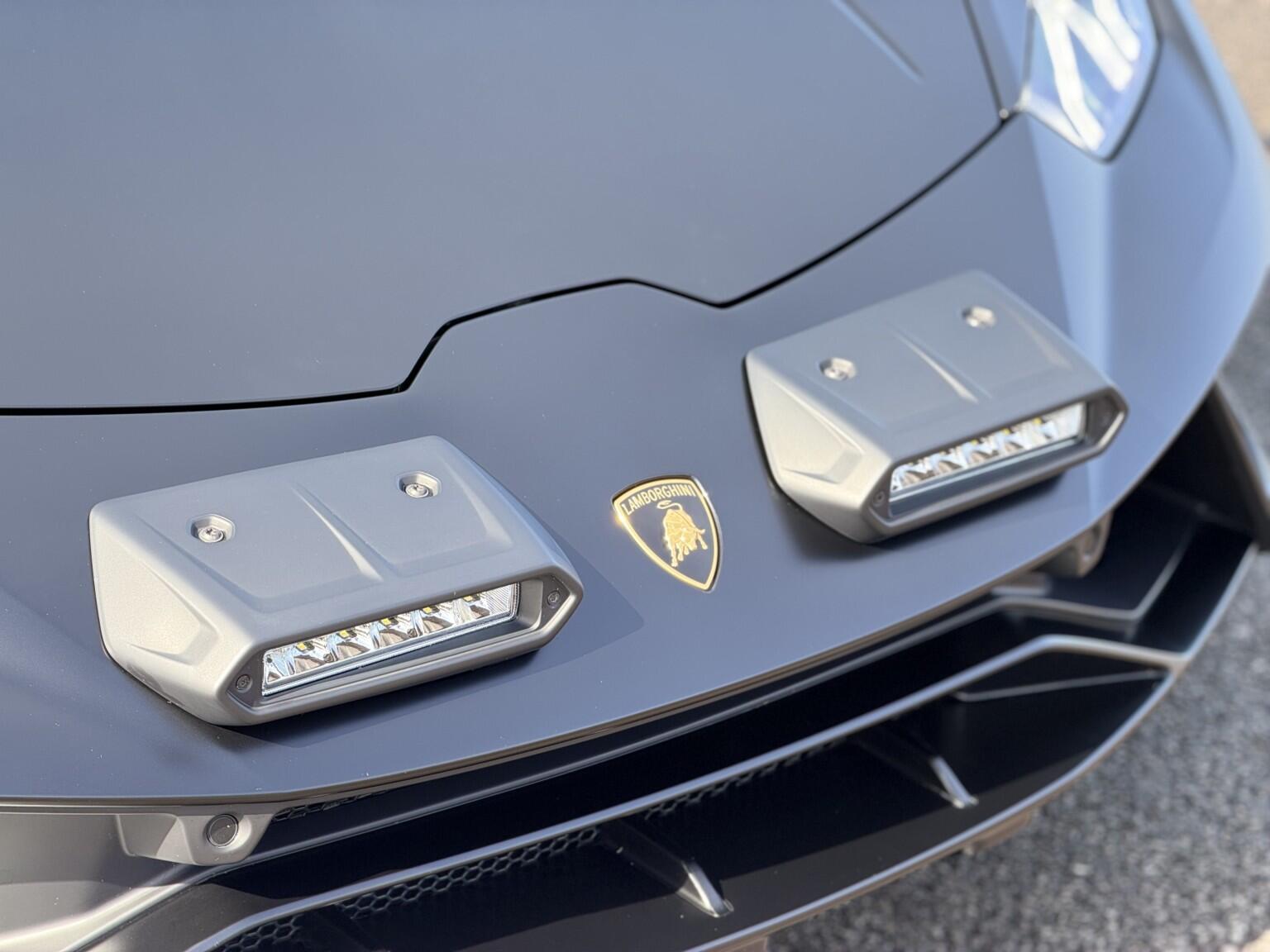 Lamborghini Huracan view 16