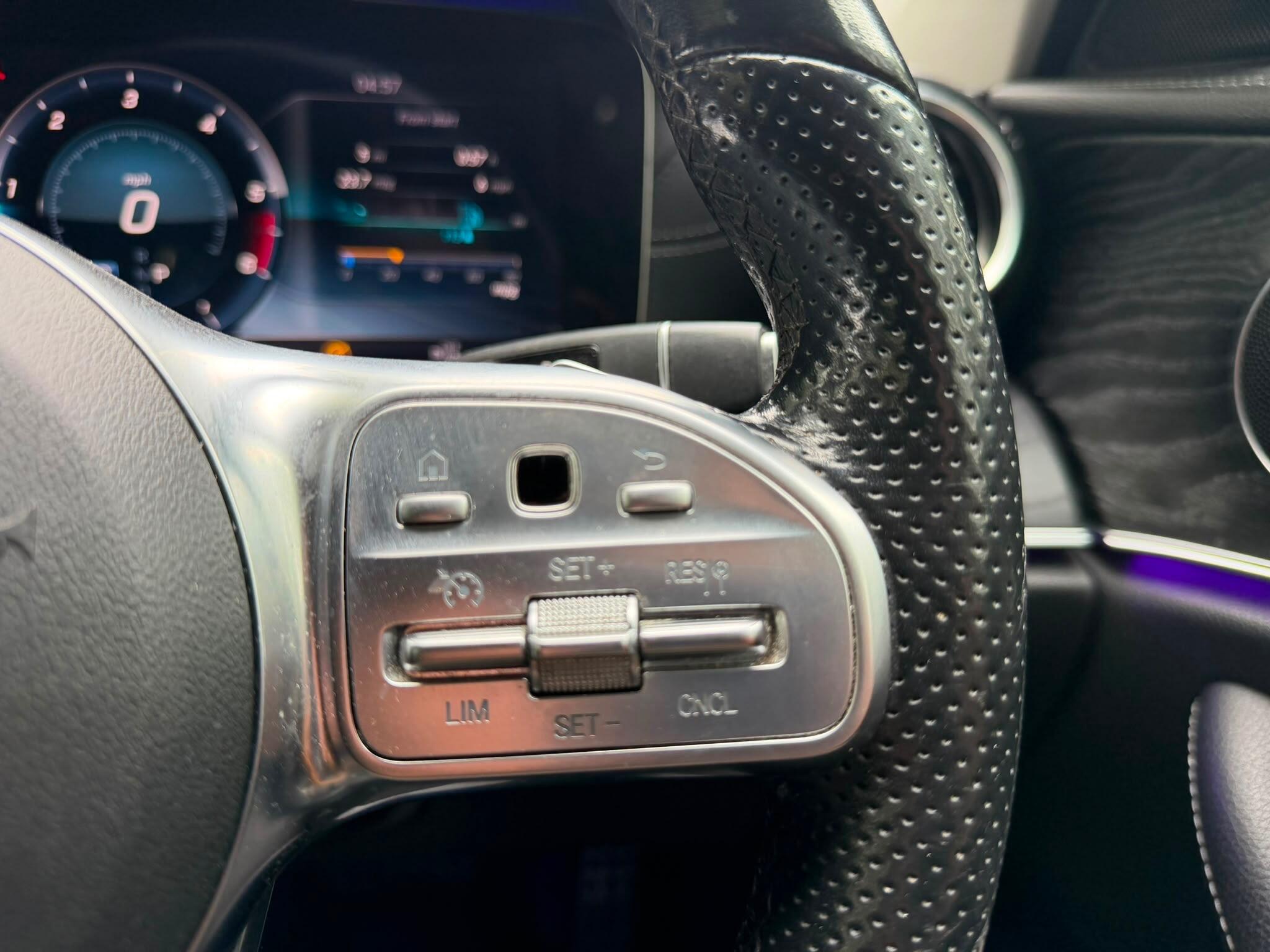 Mercedes-Benz E-Class view 31