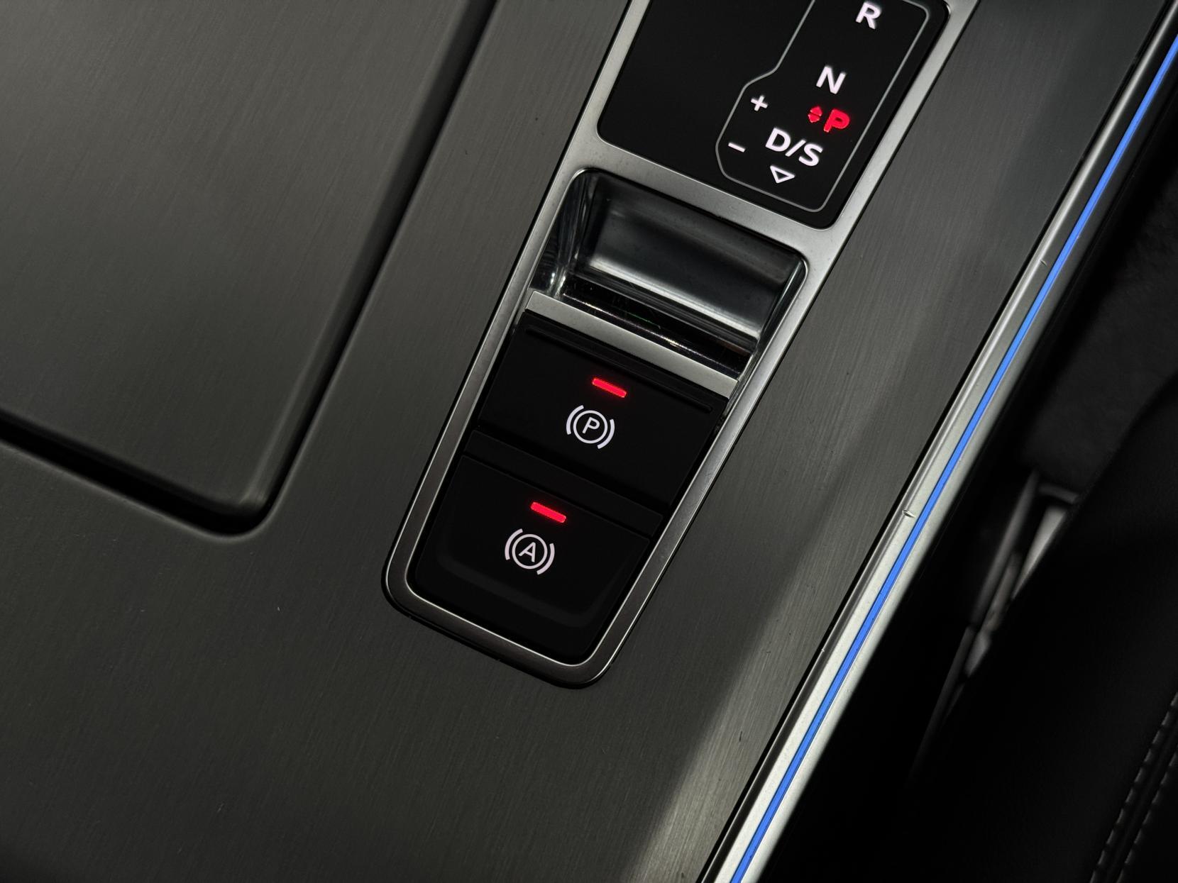 Audi A6 Saloon view 38