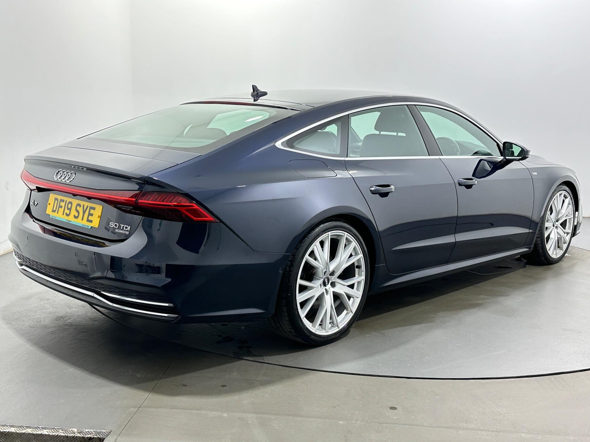 Audi A7 view 8