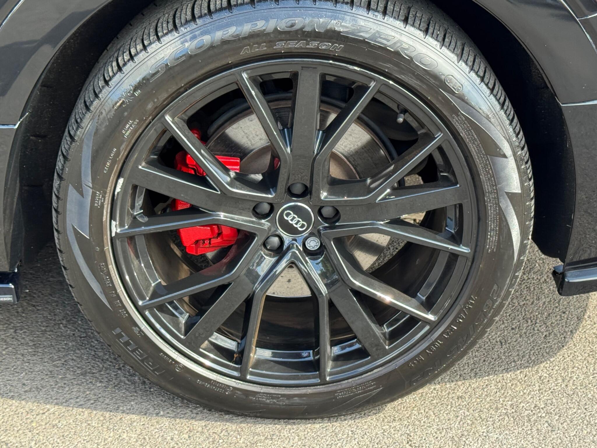 Audi E-Tron view 49