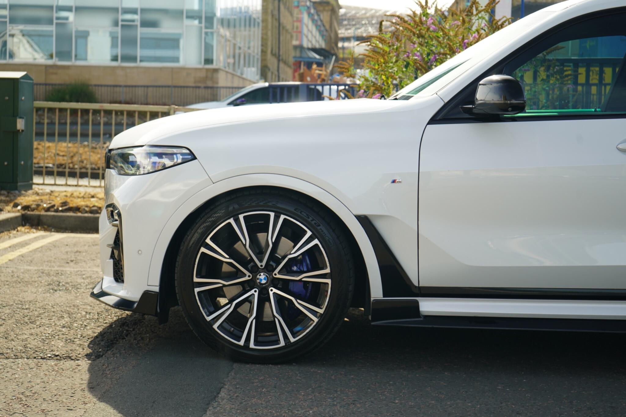 BMW X7 view 10
