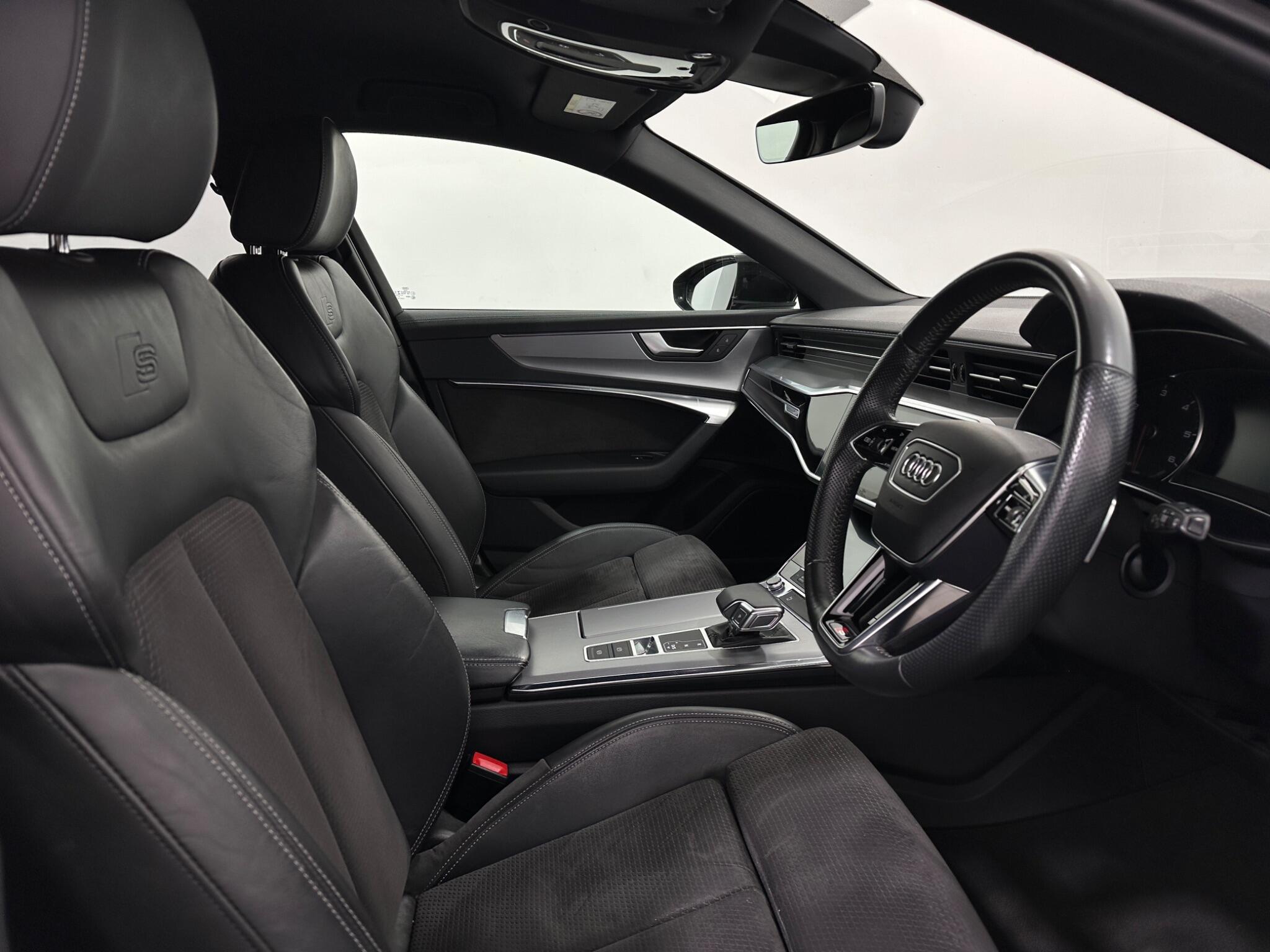 Audi A6 view 32