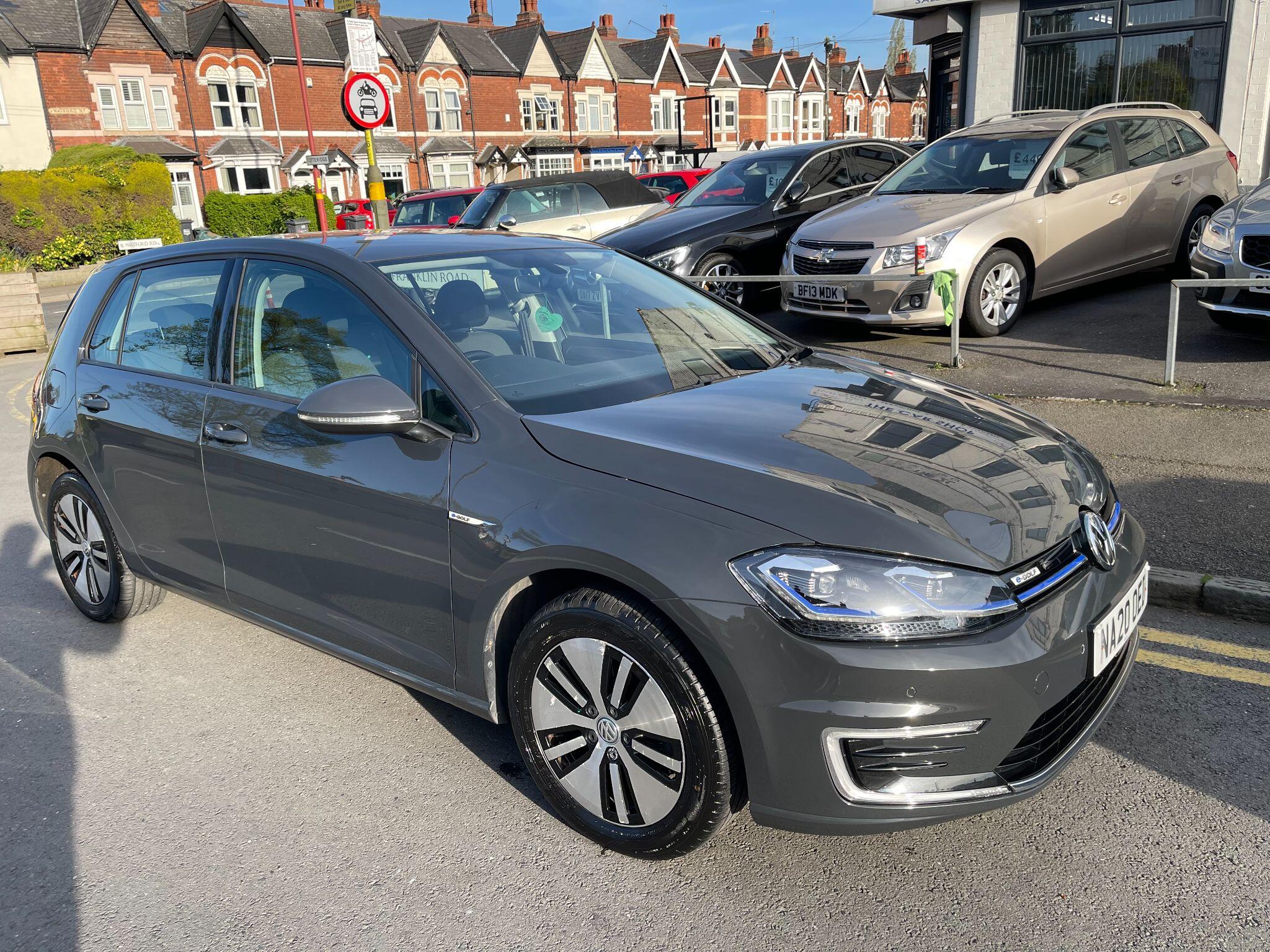 Volkswagen E-Golf view 11