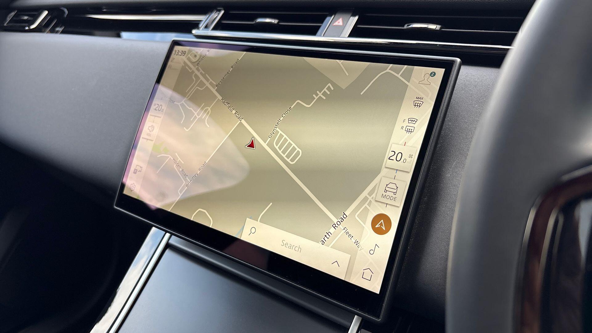 Land Rover Range Rover Velar view 11