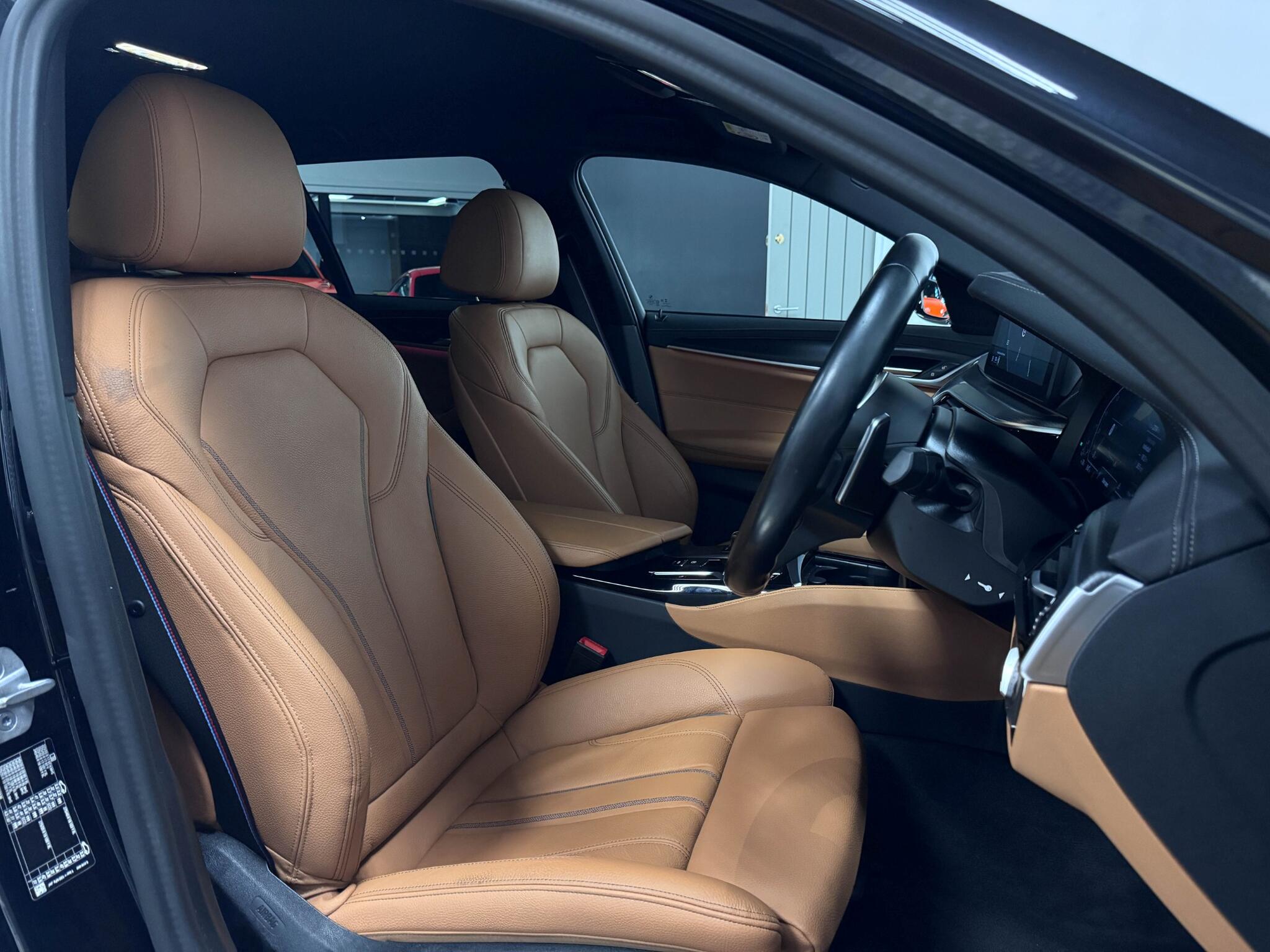BMW 5 Series view 29