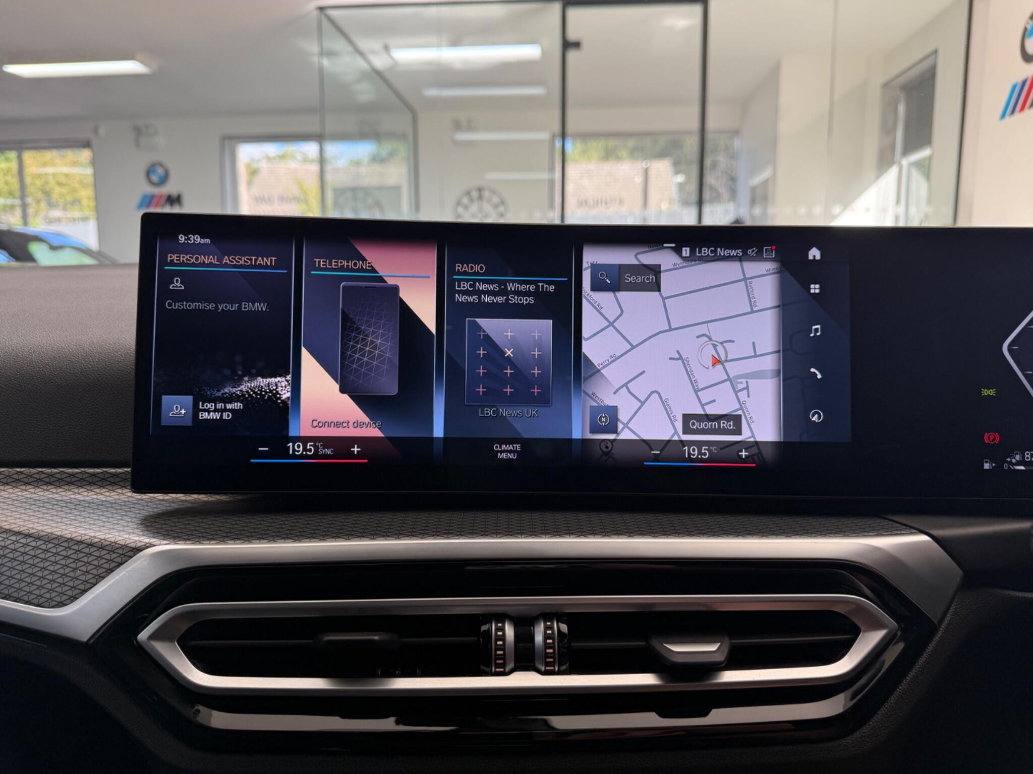 BMW 3 Series view 23