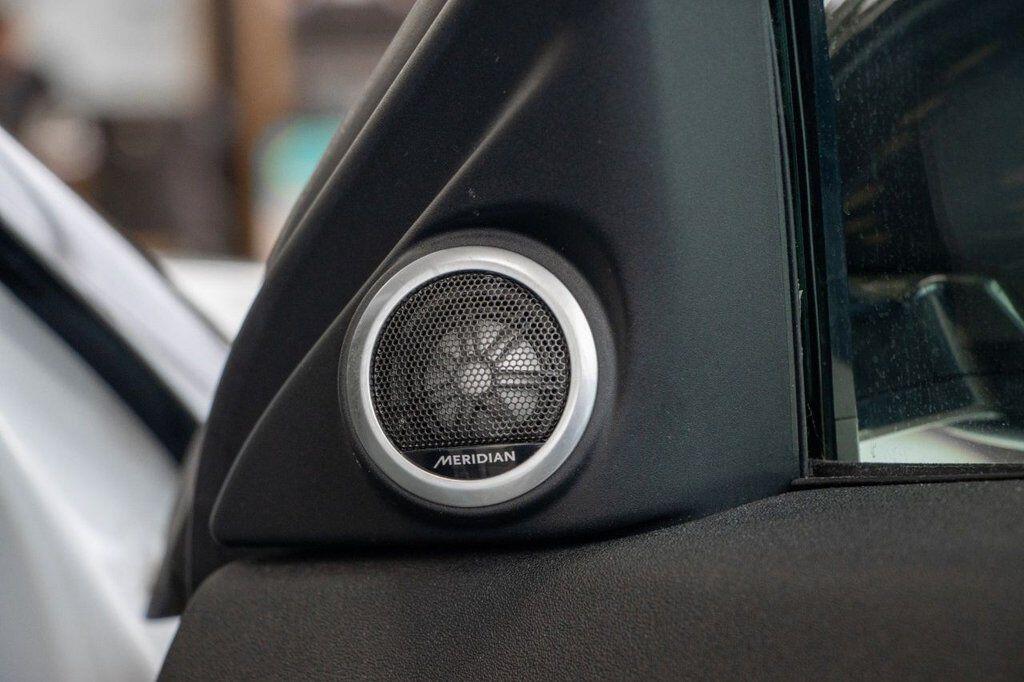 Land Rover Range Rover Evoque view 18