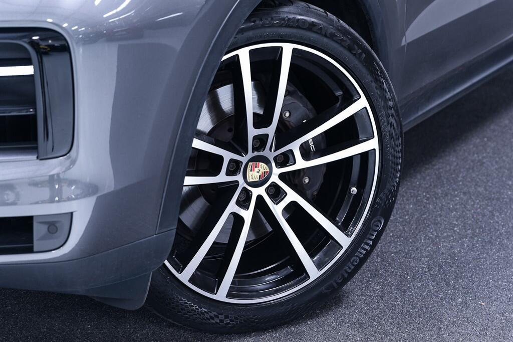 Porsche Cayenne view 7