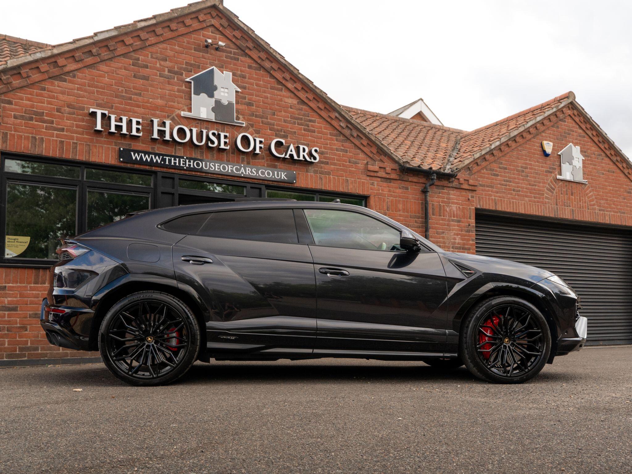 Lamborghini Urus view 16