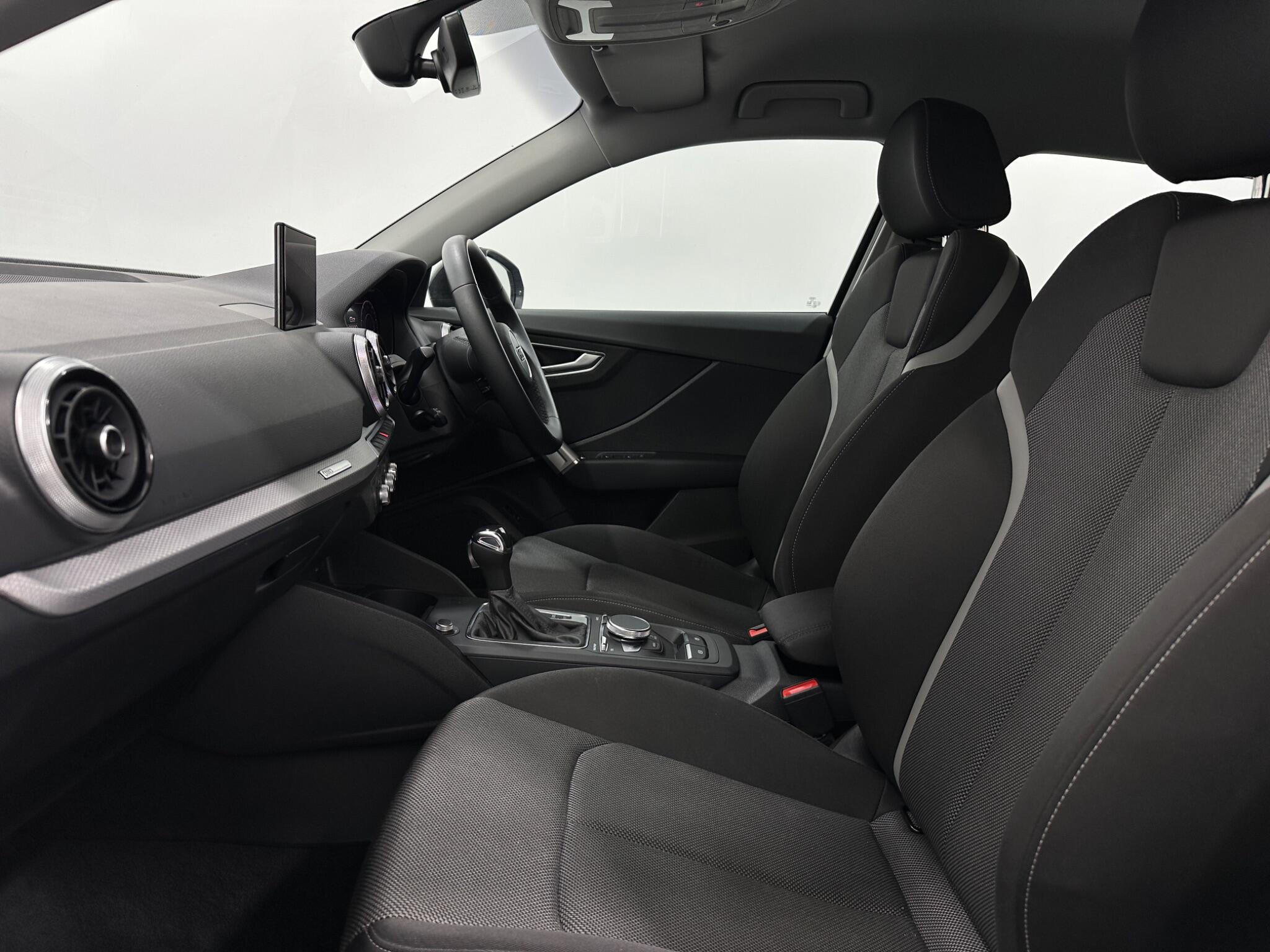 Audi Q2 view 35