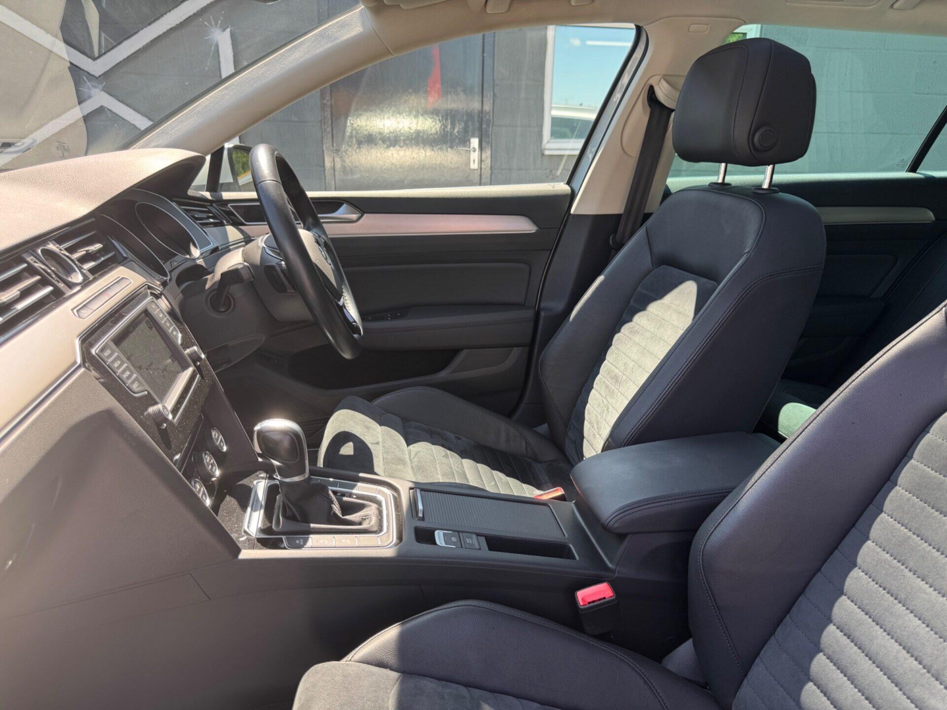 Volkswagen Passat view 43