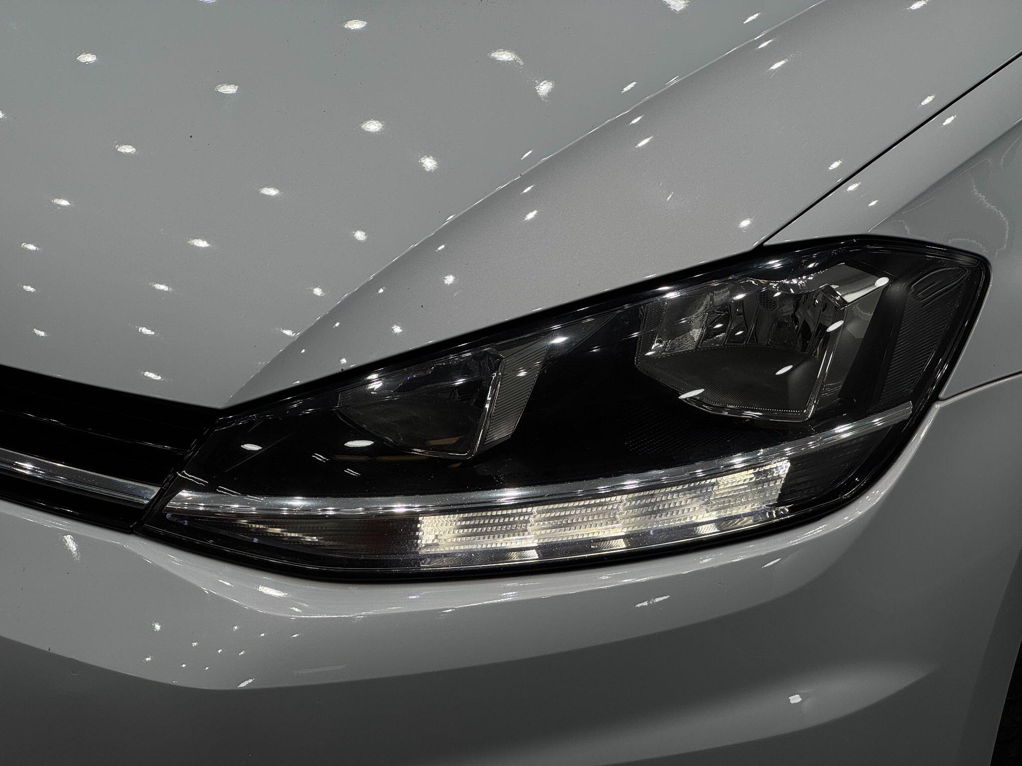 Volkswagen Golf view 8