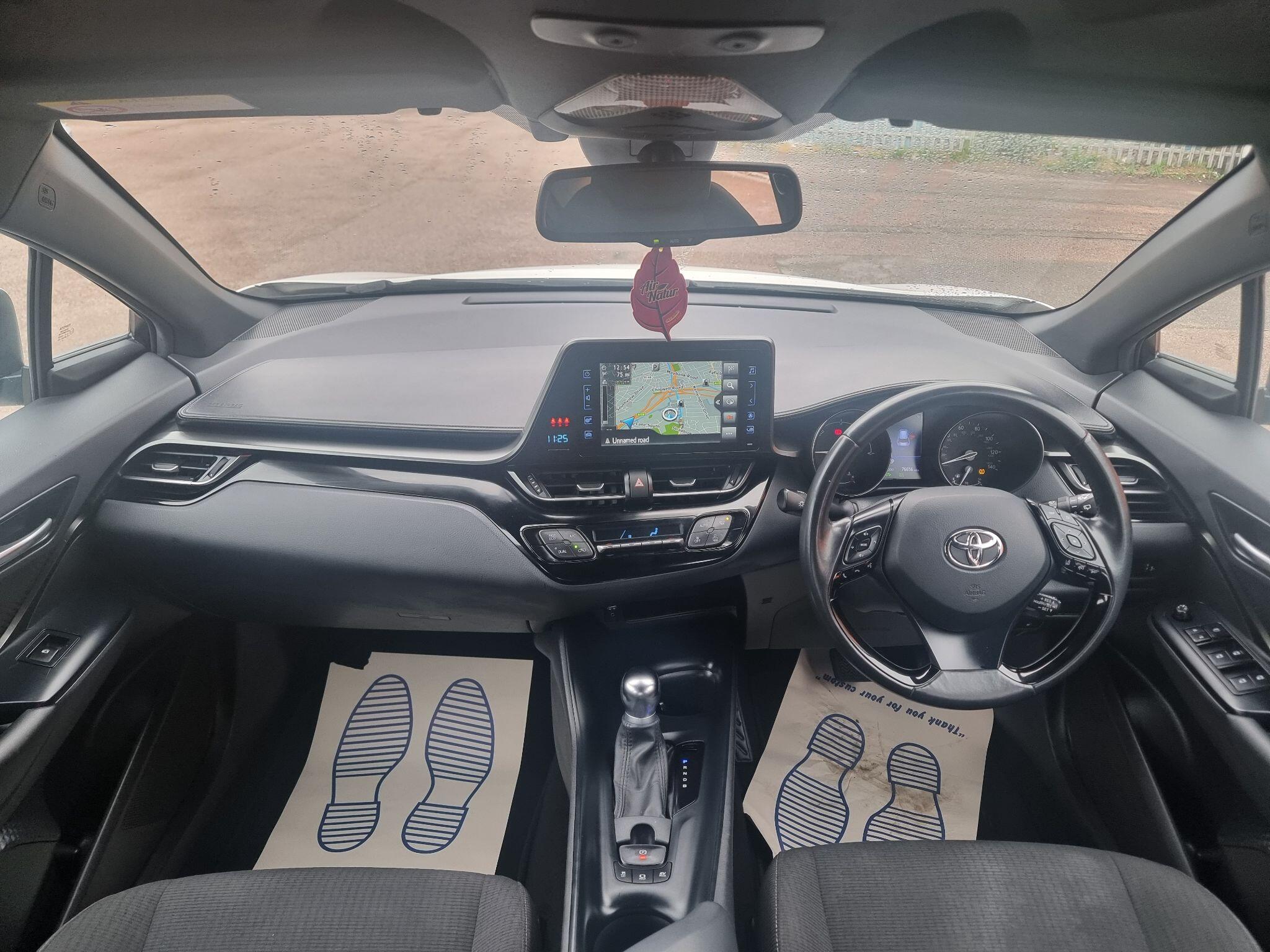 Toyota C-HR view 19