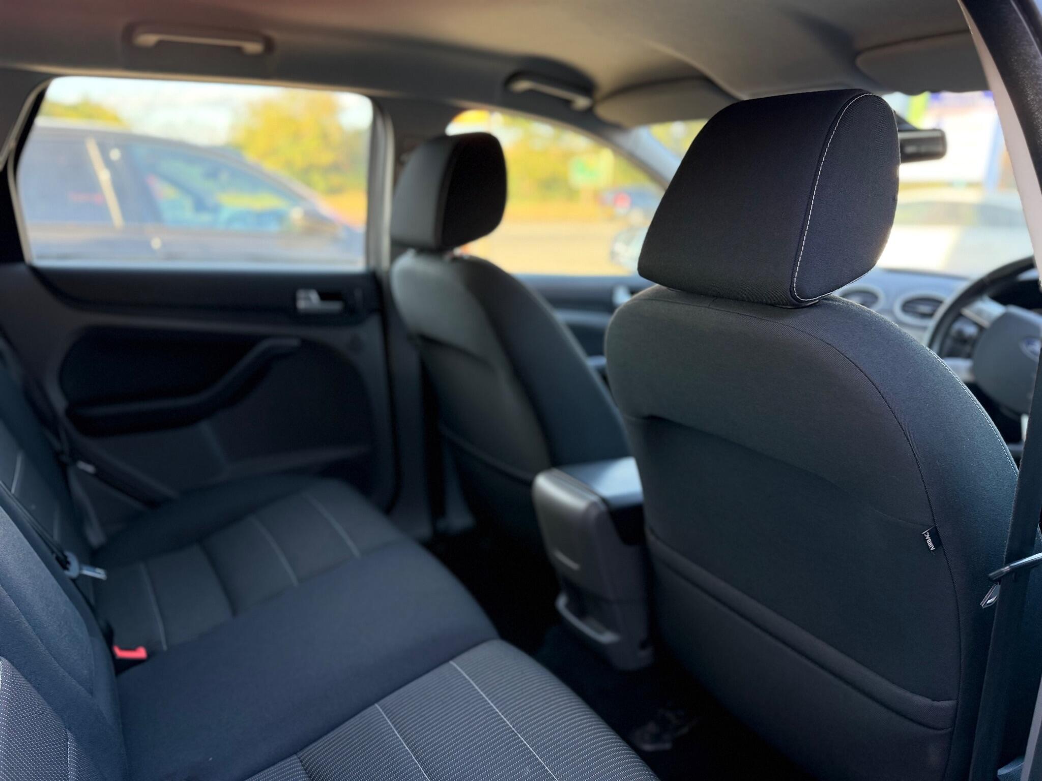 Ford Focus view 27