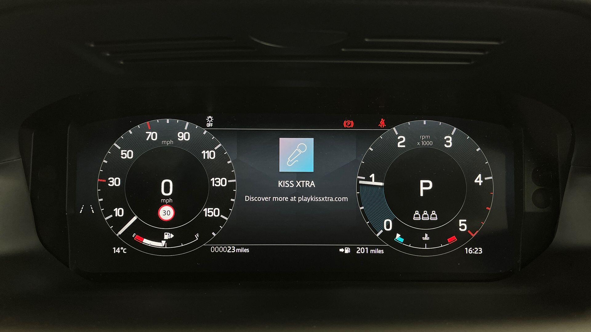 Land Rover Discovery Sport view 19
