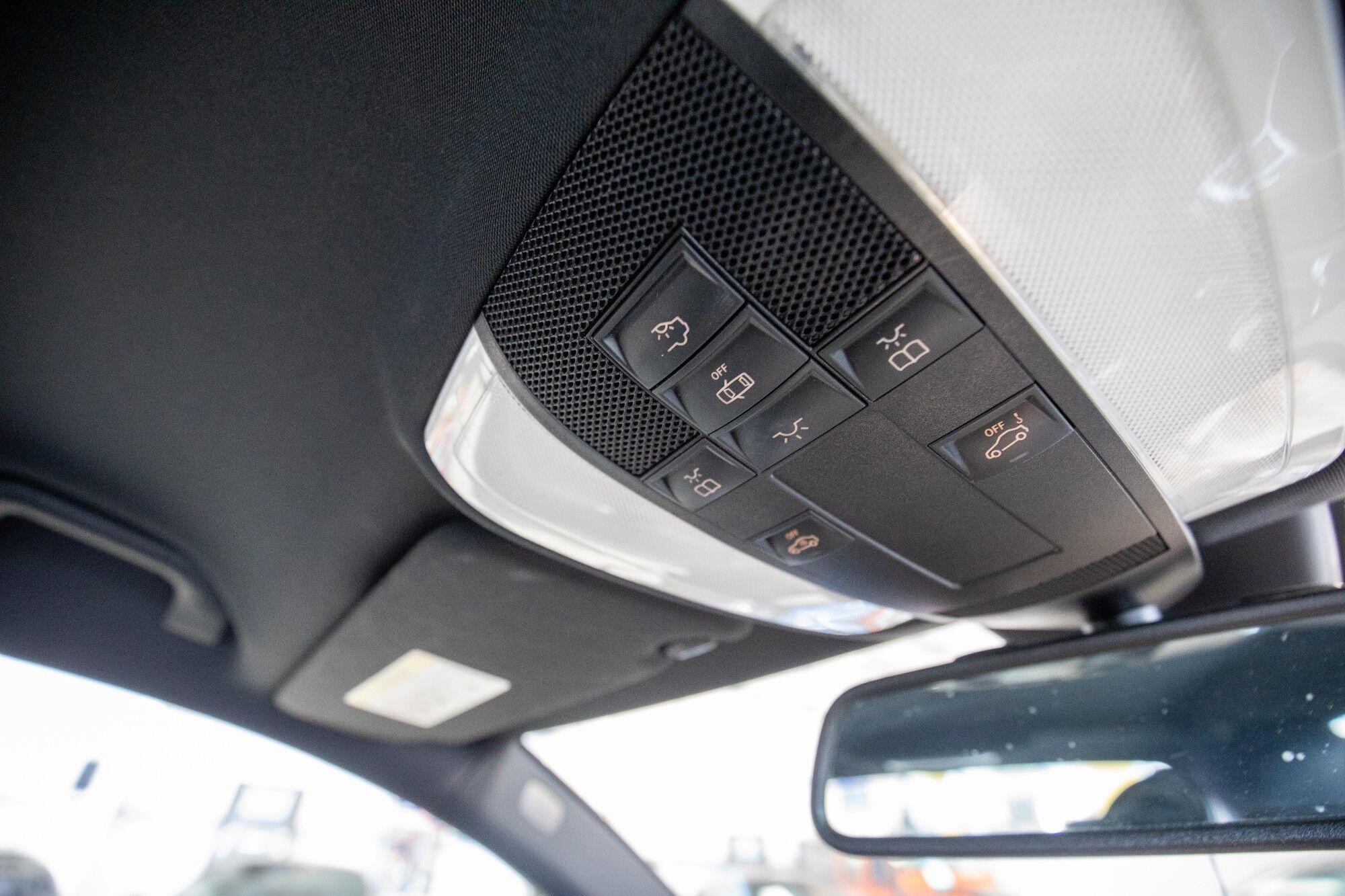 Mercedes-Benz E-Class view 24
