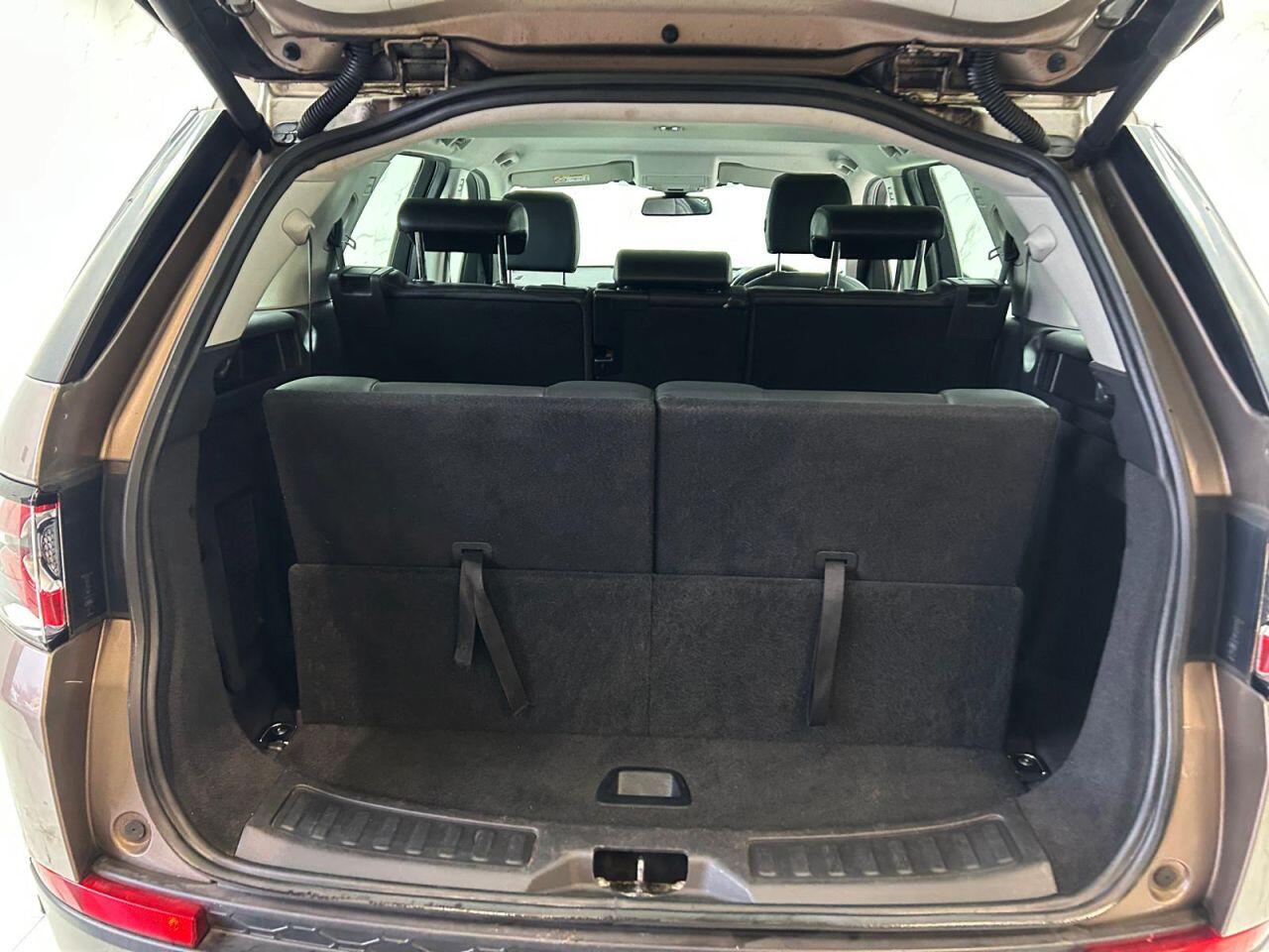 Land Rover Discovery Sport view 20