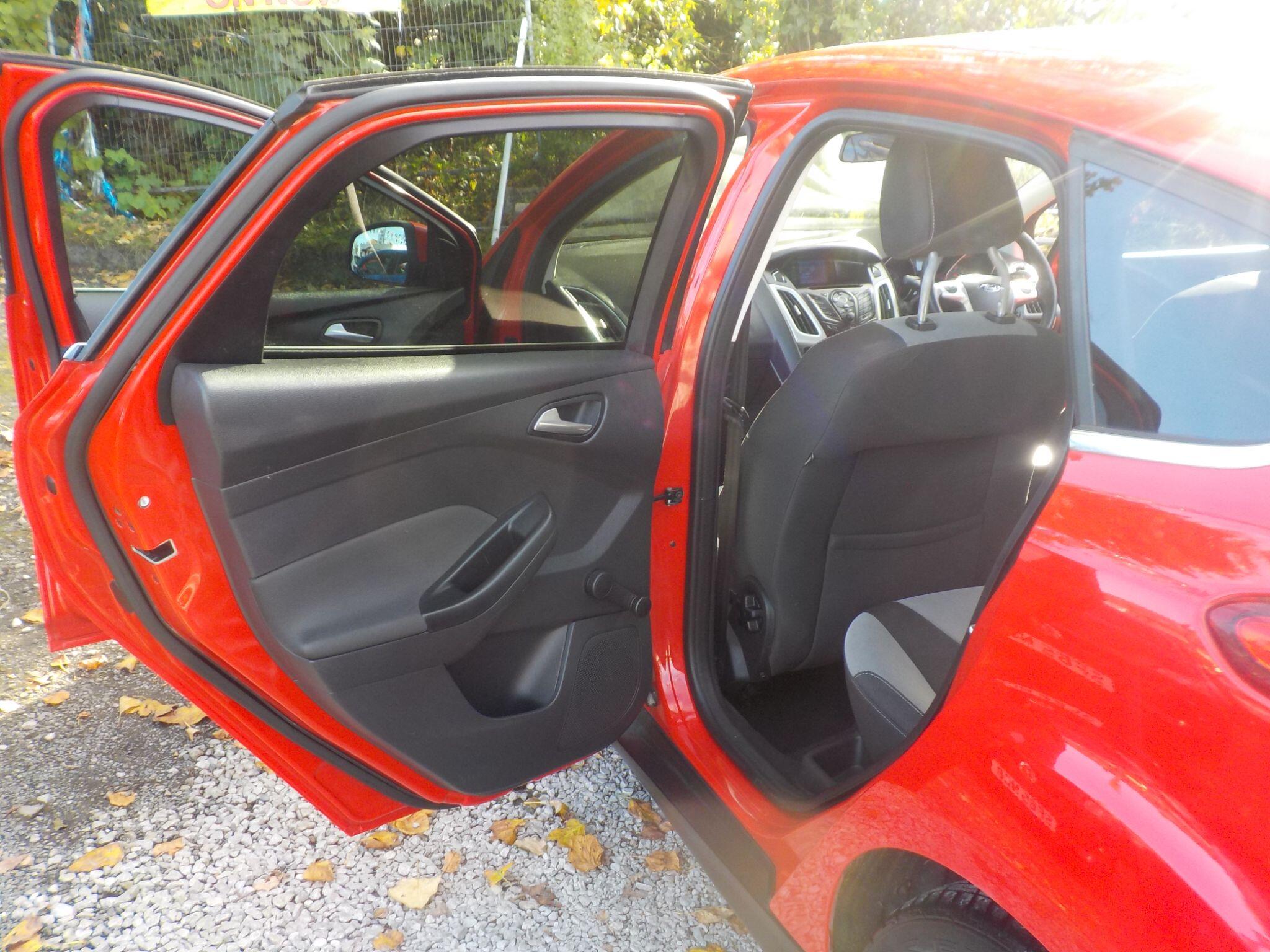 Ford Focus 1.6 Zetec Euro 5 5dr